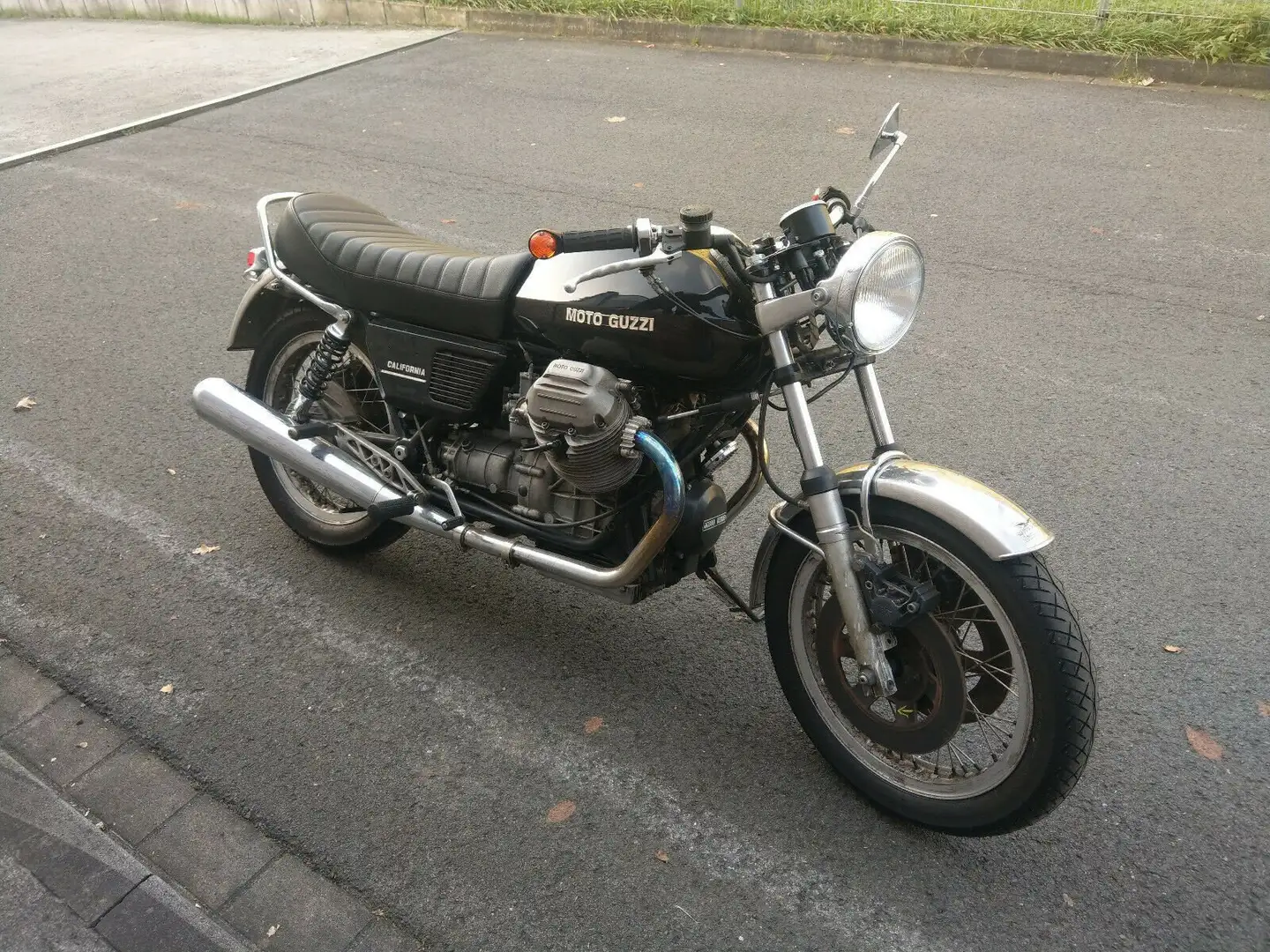 Moto Guzzi 850 T Černá - 1