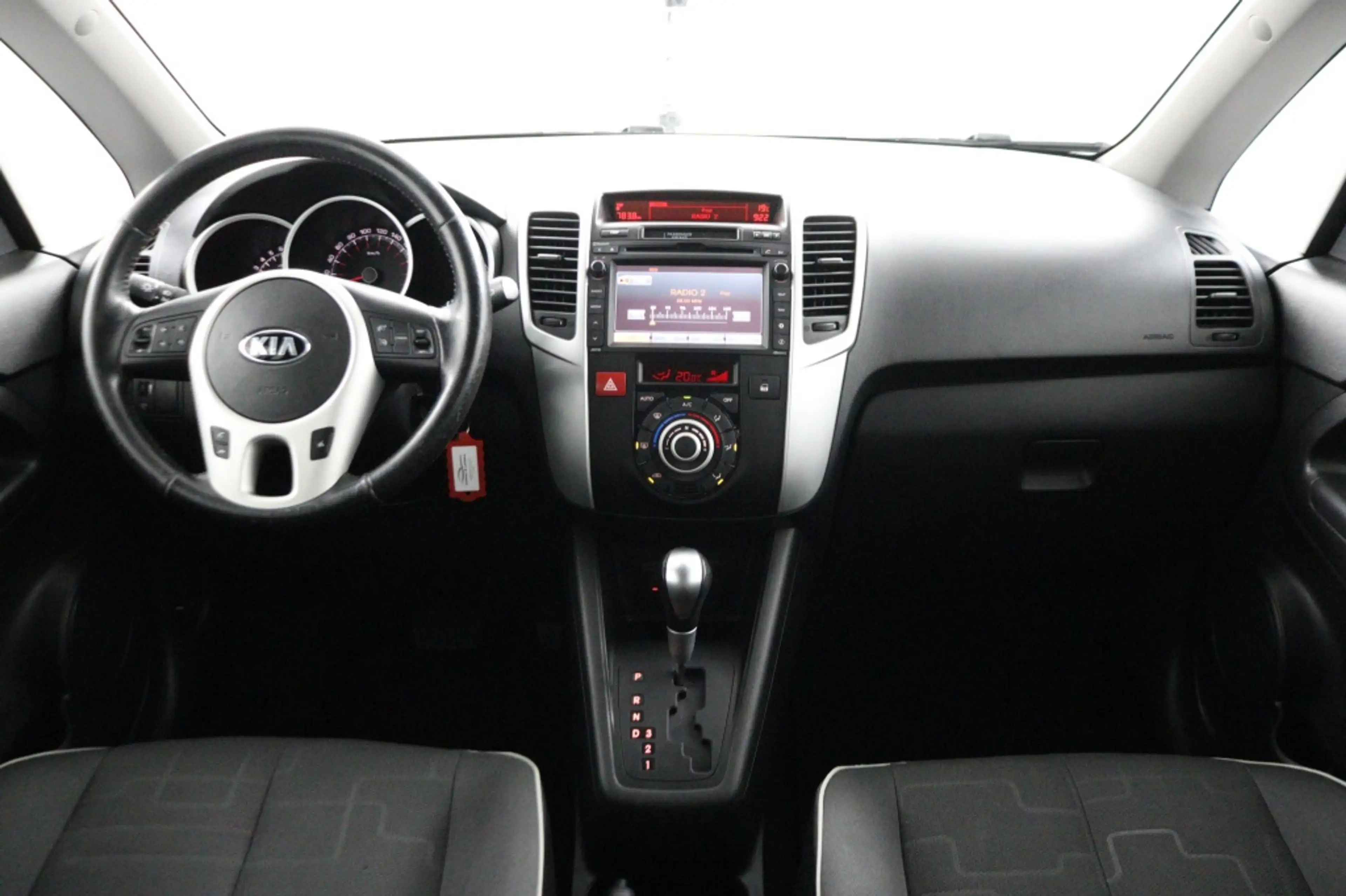 Kia Venga 1.6 CVVT ExecutiveLine — photo 2