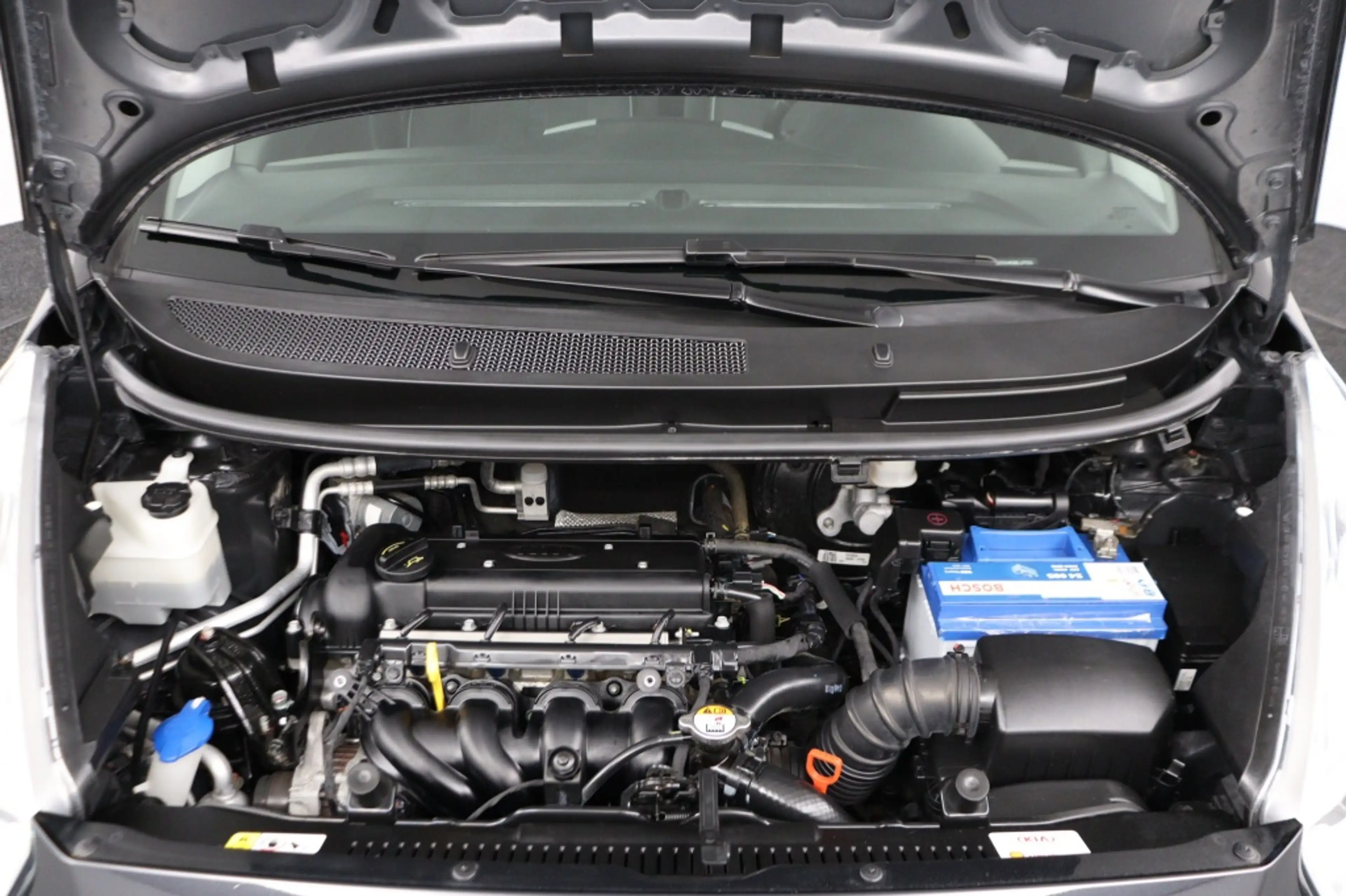Kia Venga 1.6 CVVT ExecutiveLine — photo 12