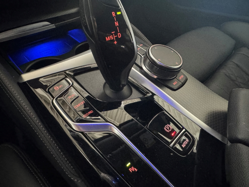BMW 540 dA xDrive Touring Sportpaket Luftfederung AHK-klap — photo 9