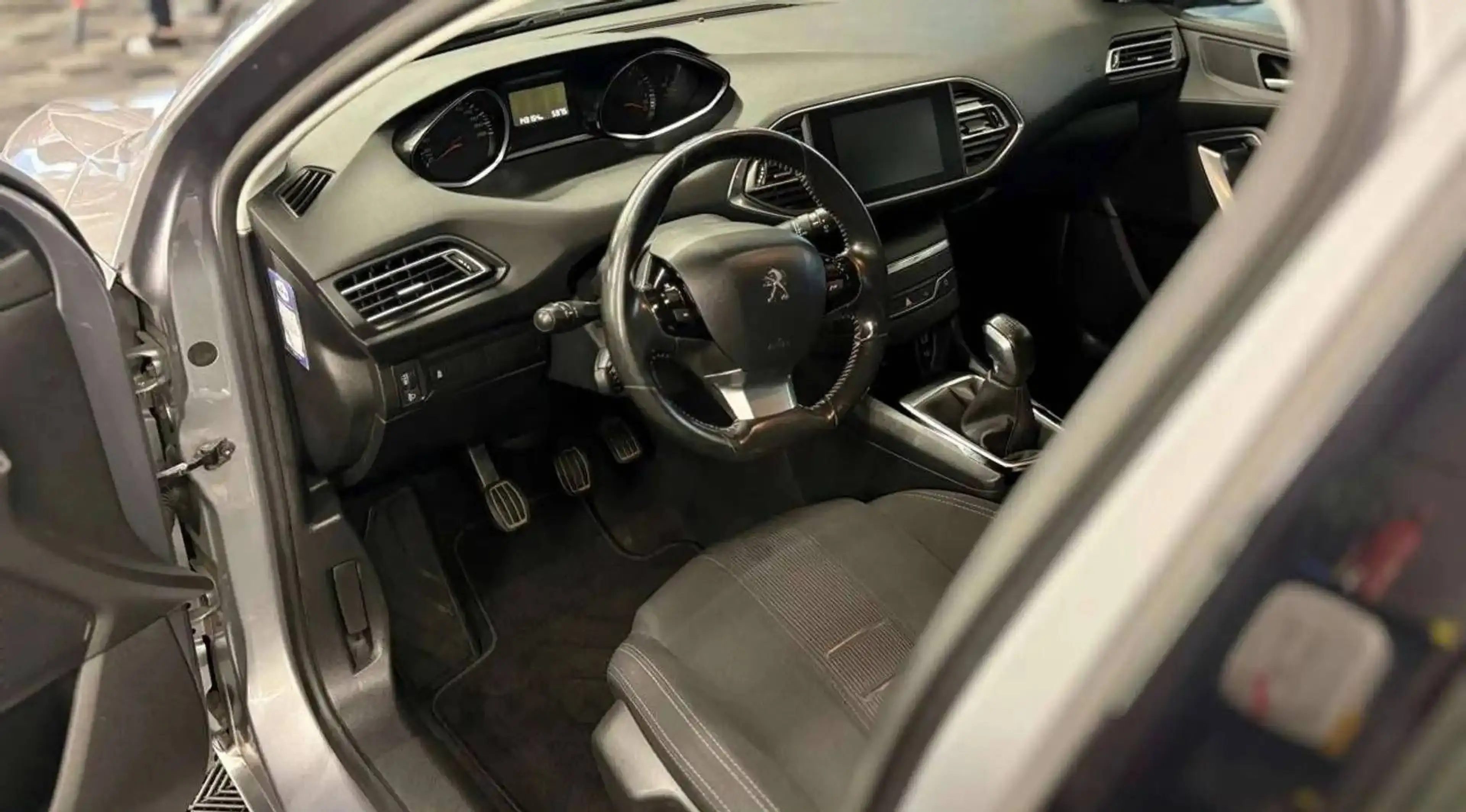 Peugeot 308 1.2 PureTech bj. 2014 143000 km — photo 12
