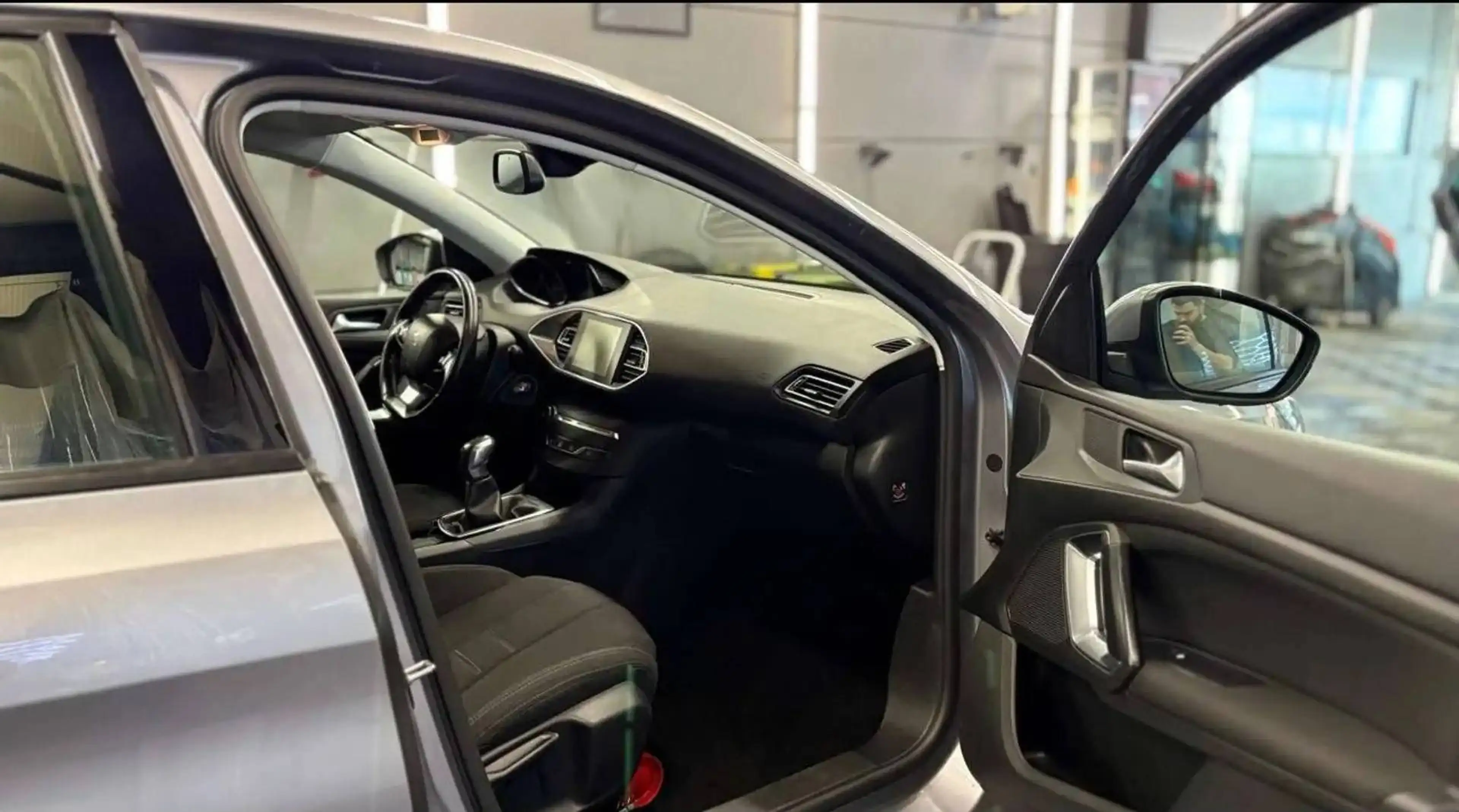 Peugeot 308 1.2 PureTech bj. 2014 143000 km — photo 15