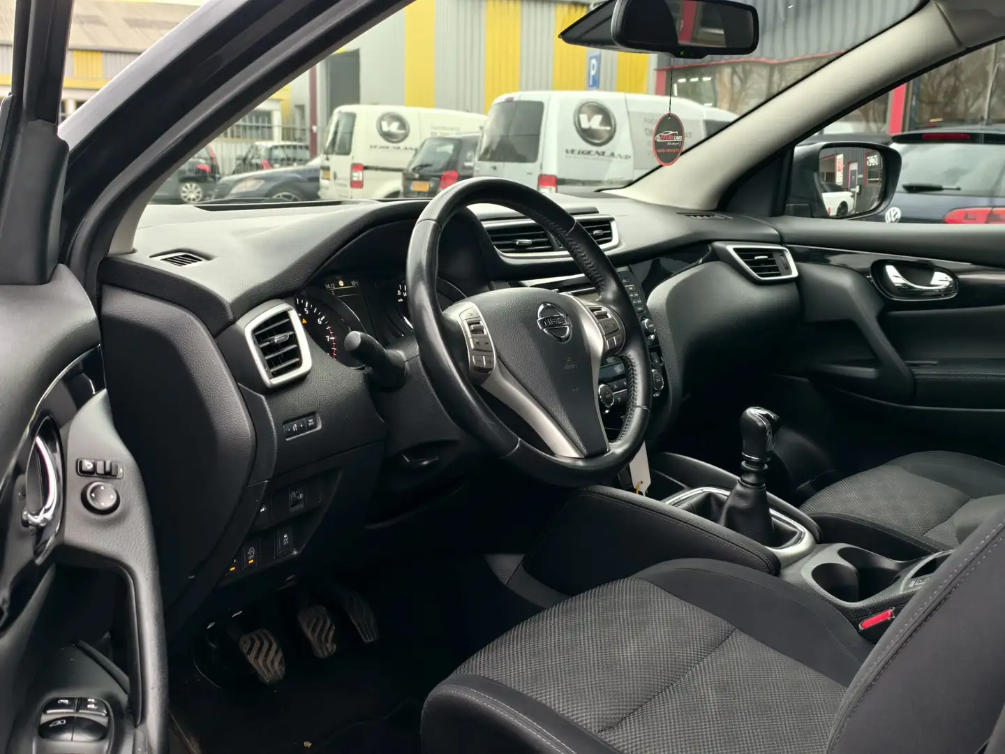 Nissan Qashqai 1.2 Acenta / PANO / NAVI / SP VLG / AIRCO / CRUISE Noir - 2