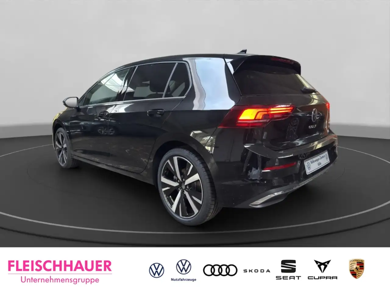 Volkswagen Golf Style 1.5 eTSI DSG KAMERA KEYLESS ACC APP-CONNECT 4