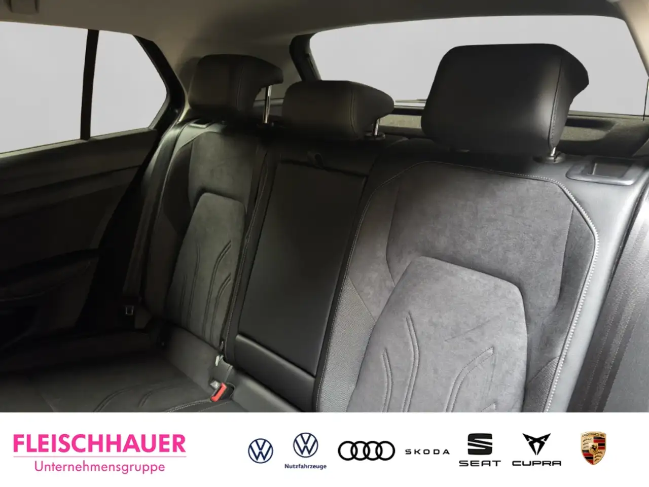 Volkswagen Golf Style 1.5 eTSI DSG KAMERA KEYLESS ACC APP-CONNECT 9