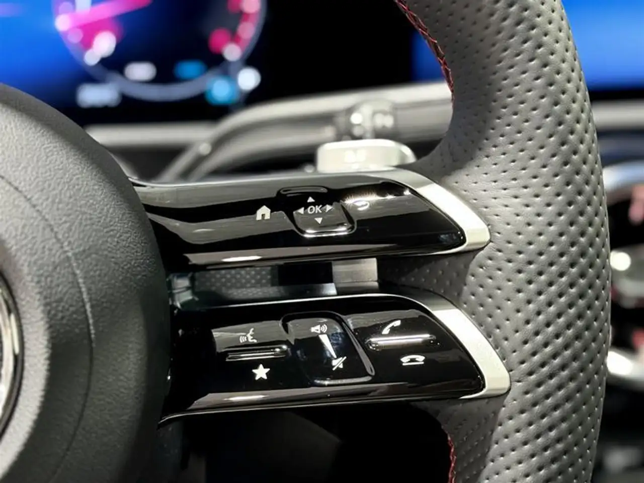 Mercedes-Benz CLA снимка Mercedes-Benz CLA