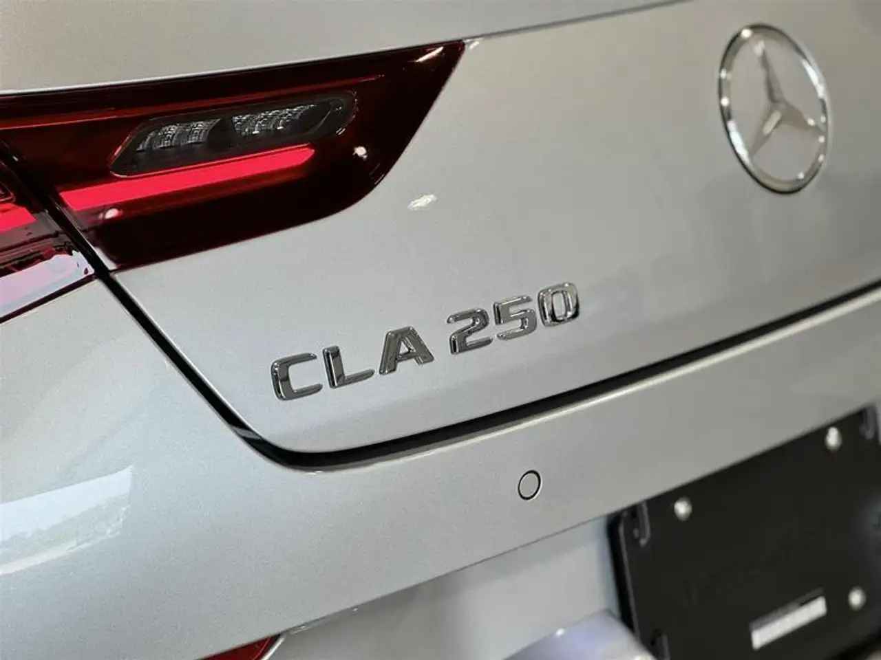 Mercedes-Benz CLA снимка Mercedes-Benz CLA