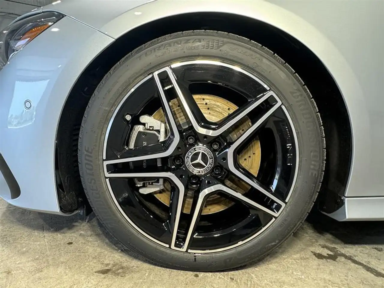 Mercedes-Benz CLA снимка Mercedes-Benz CLA