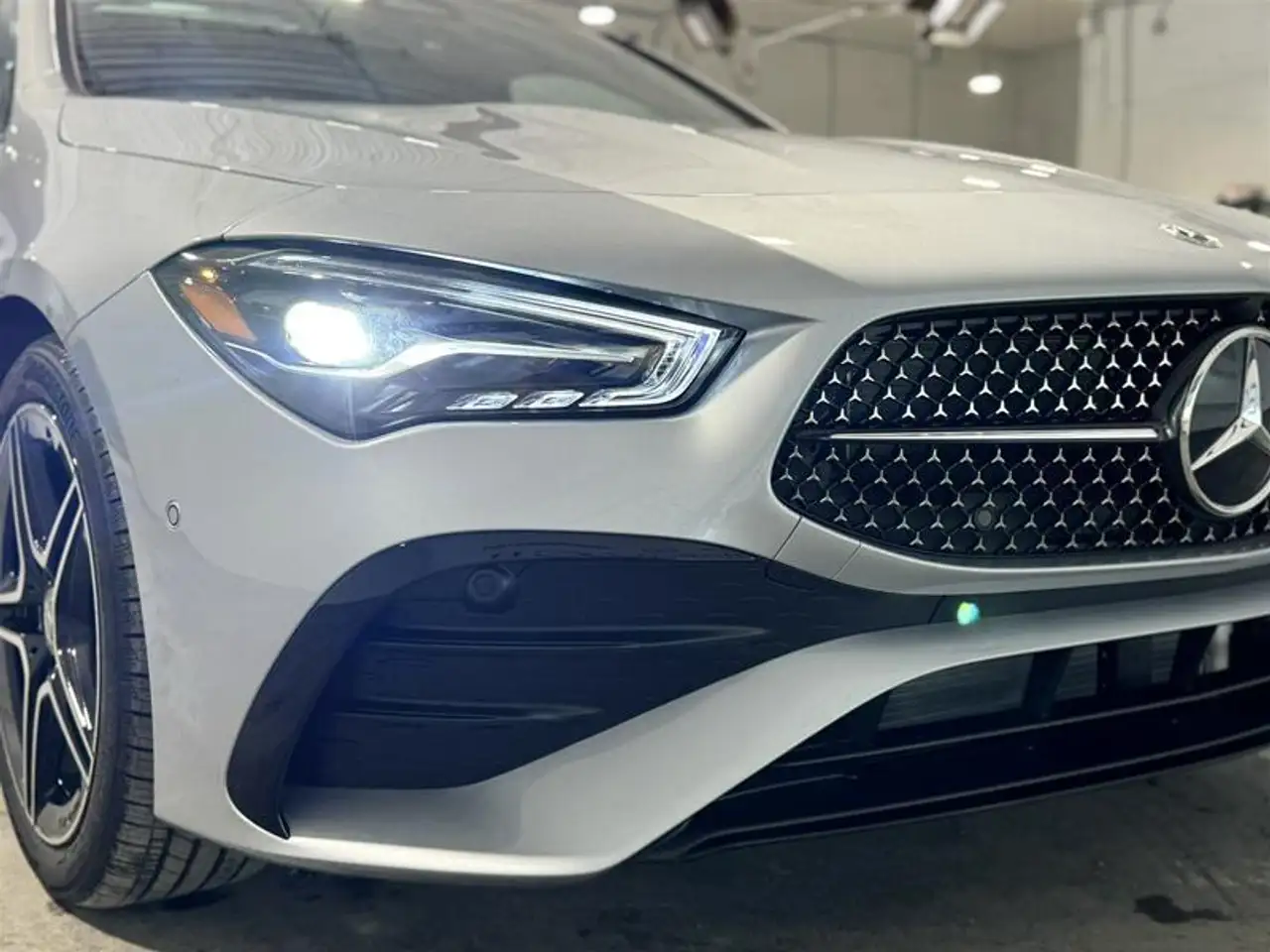 Mercedes-Benz CLA снимка Mercedes-Benz CLA