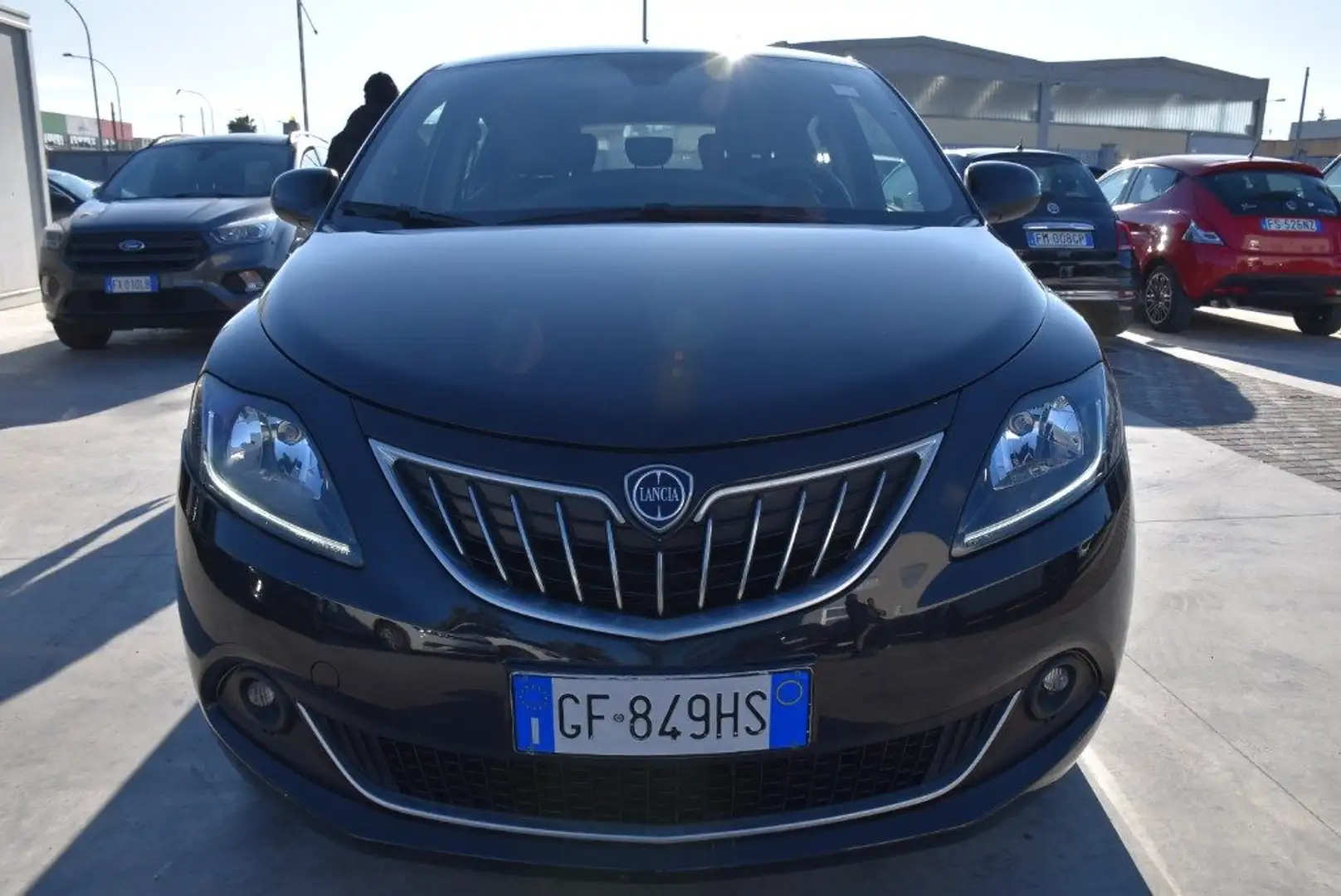 Lancia Ypsilon 1.0 FireFly 5 porte S&S Hybrid Ecochic Gold Nero - 2