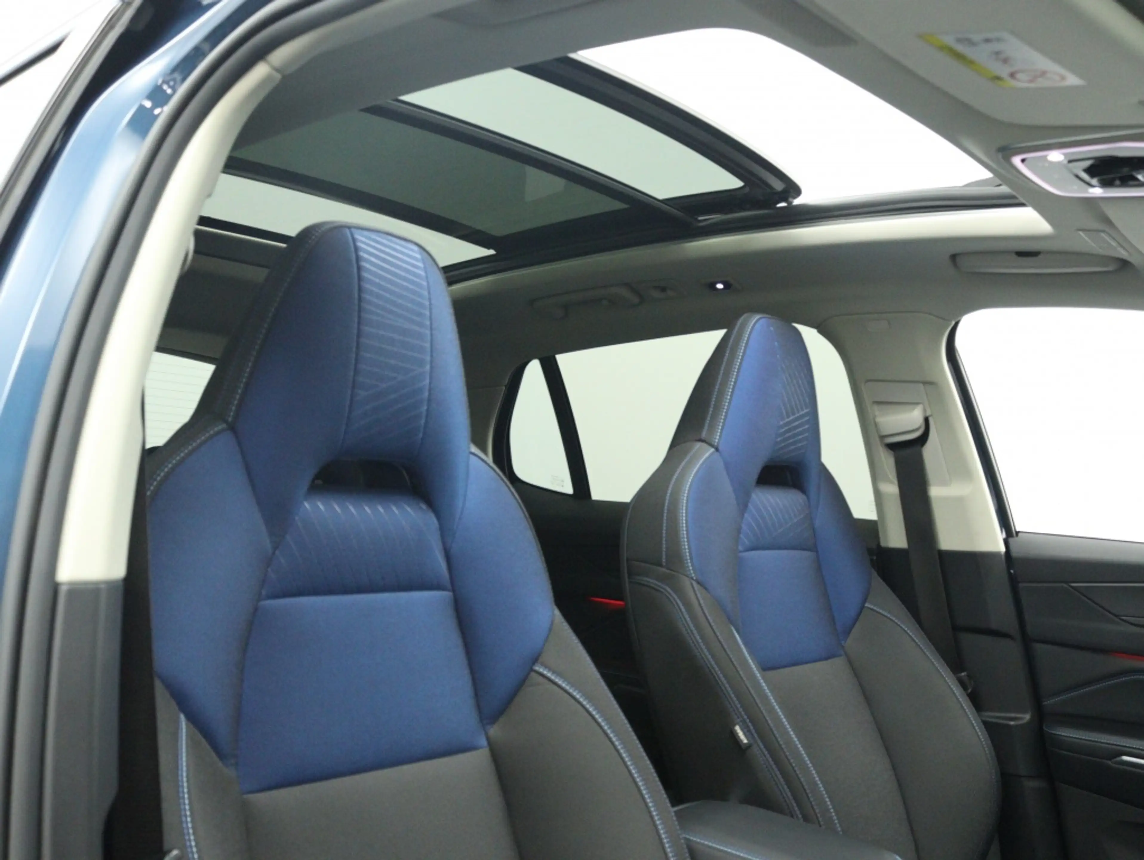 Lynk & Co 01 1.5 PHEV 261 PK | 360 graden camera | Panoramadak — photo 3