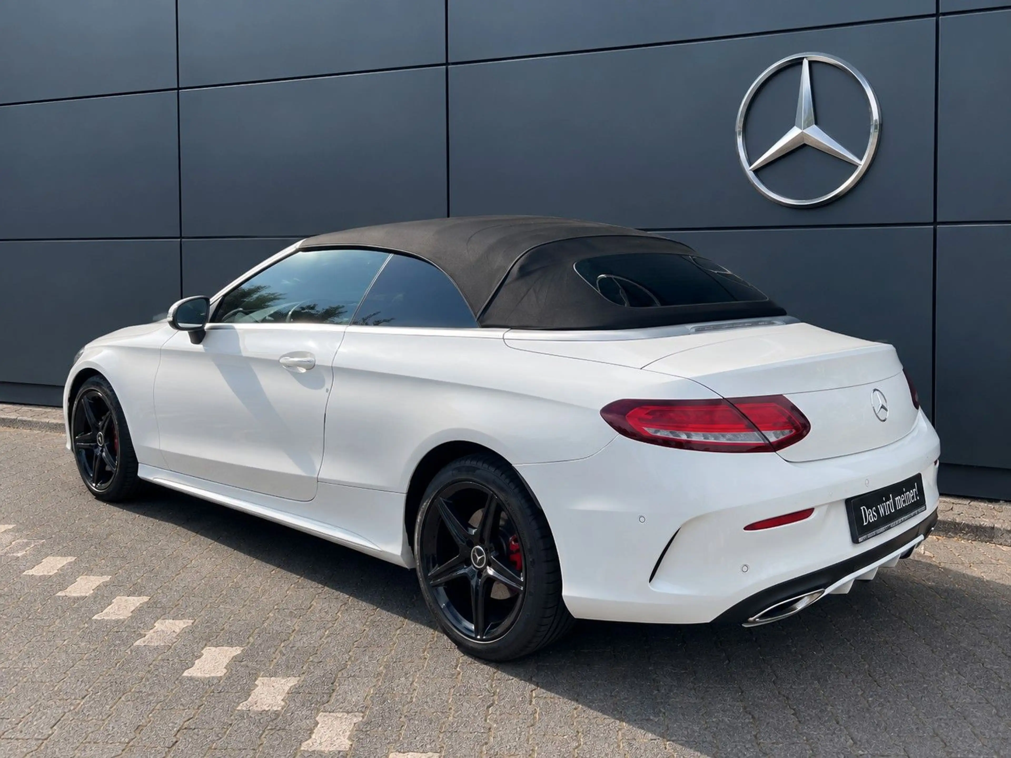 Mercedes-Benz C 250 Cabrio *AMG Line* — photo 6