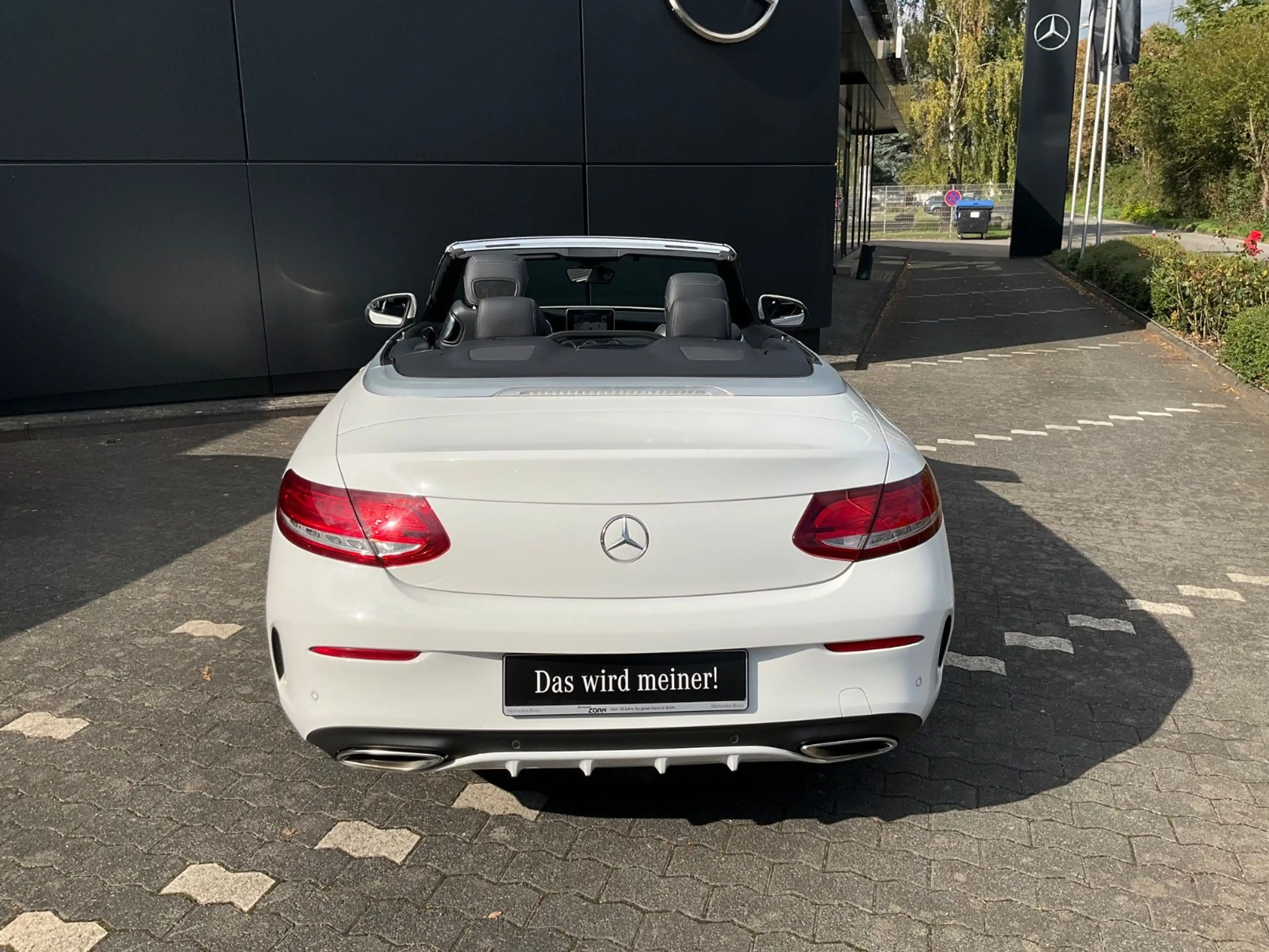 Mercedes-Benz C 250 Cabrio *AMG Line* — photo 8