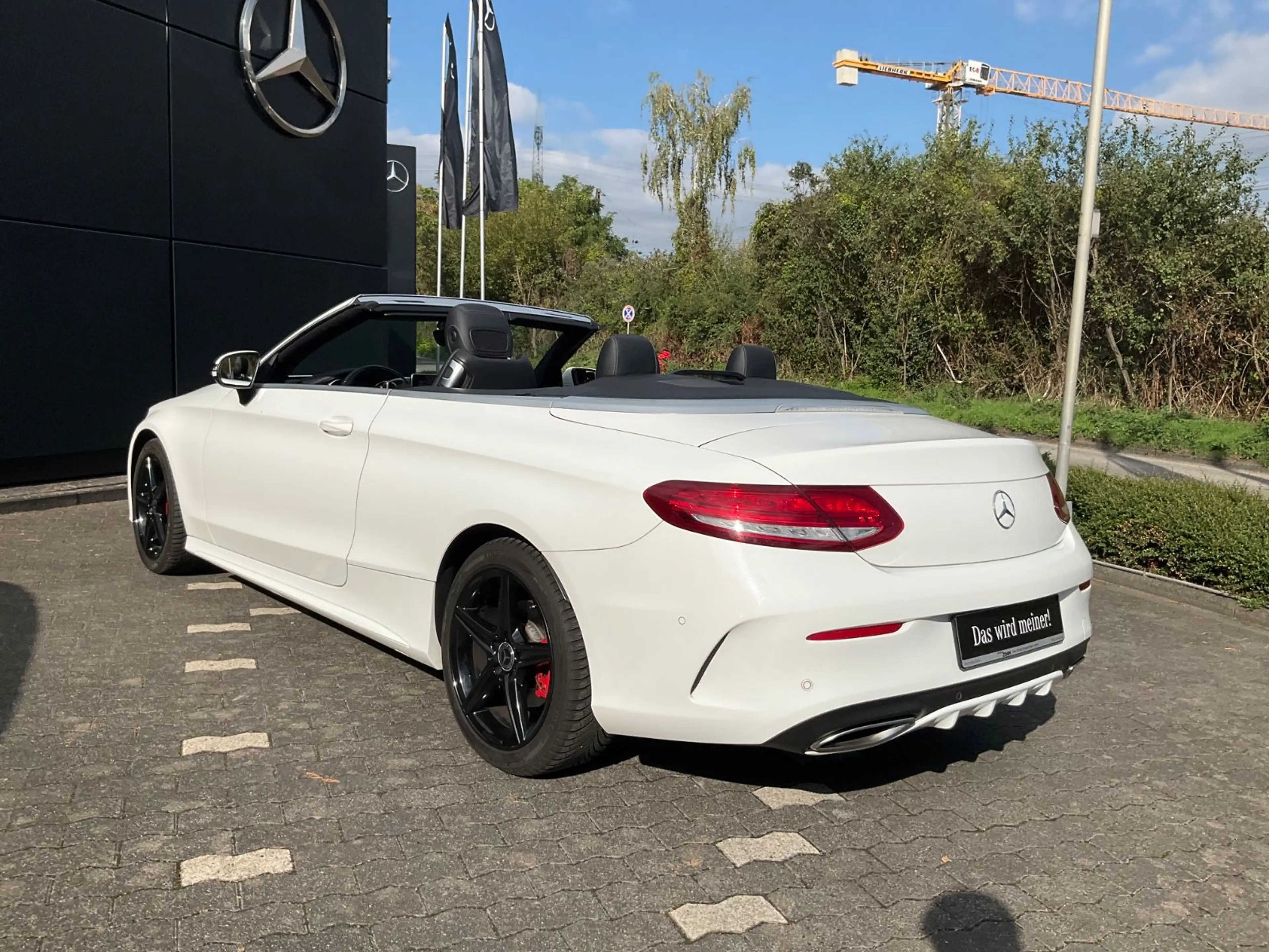 Mercedes-Benz C 250 Cabrio *AMG Line* — photo 10