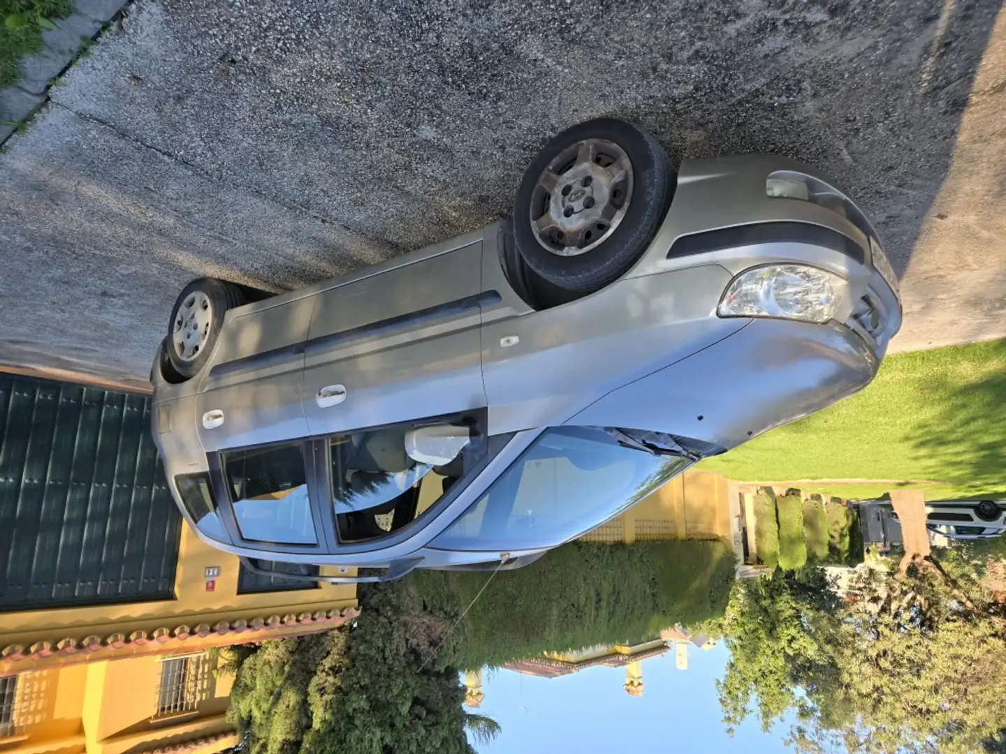 Hyundai Matrix 1.5 CRDI GLS Beige - 1