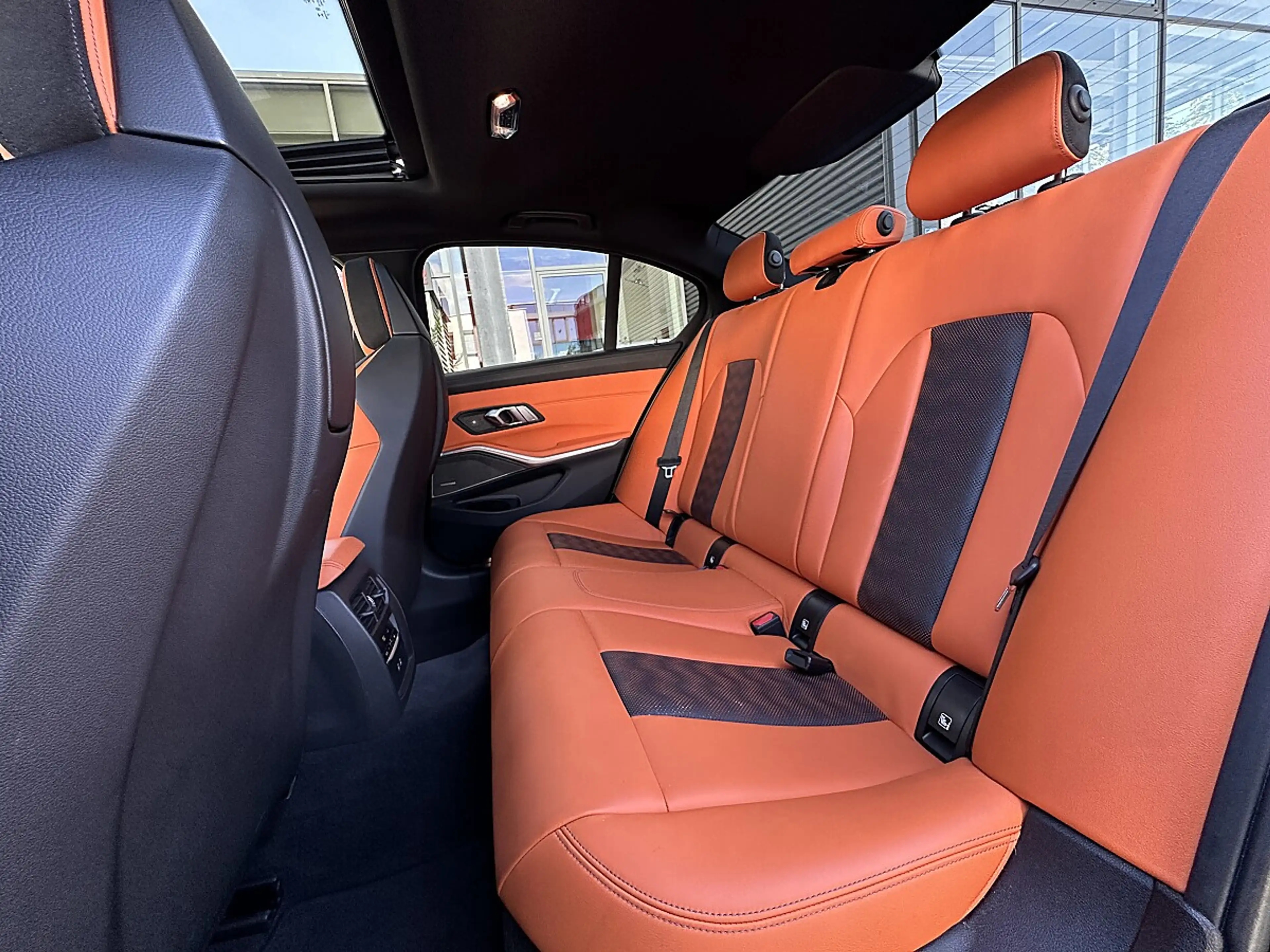 BMW M3 Competition M xDrive Aut. / Widescreen / Laser ... — photo 14