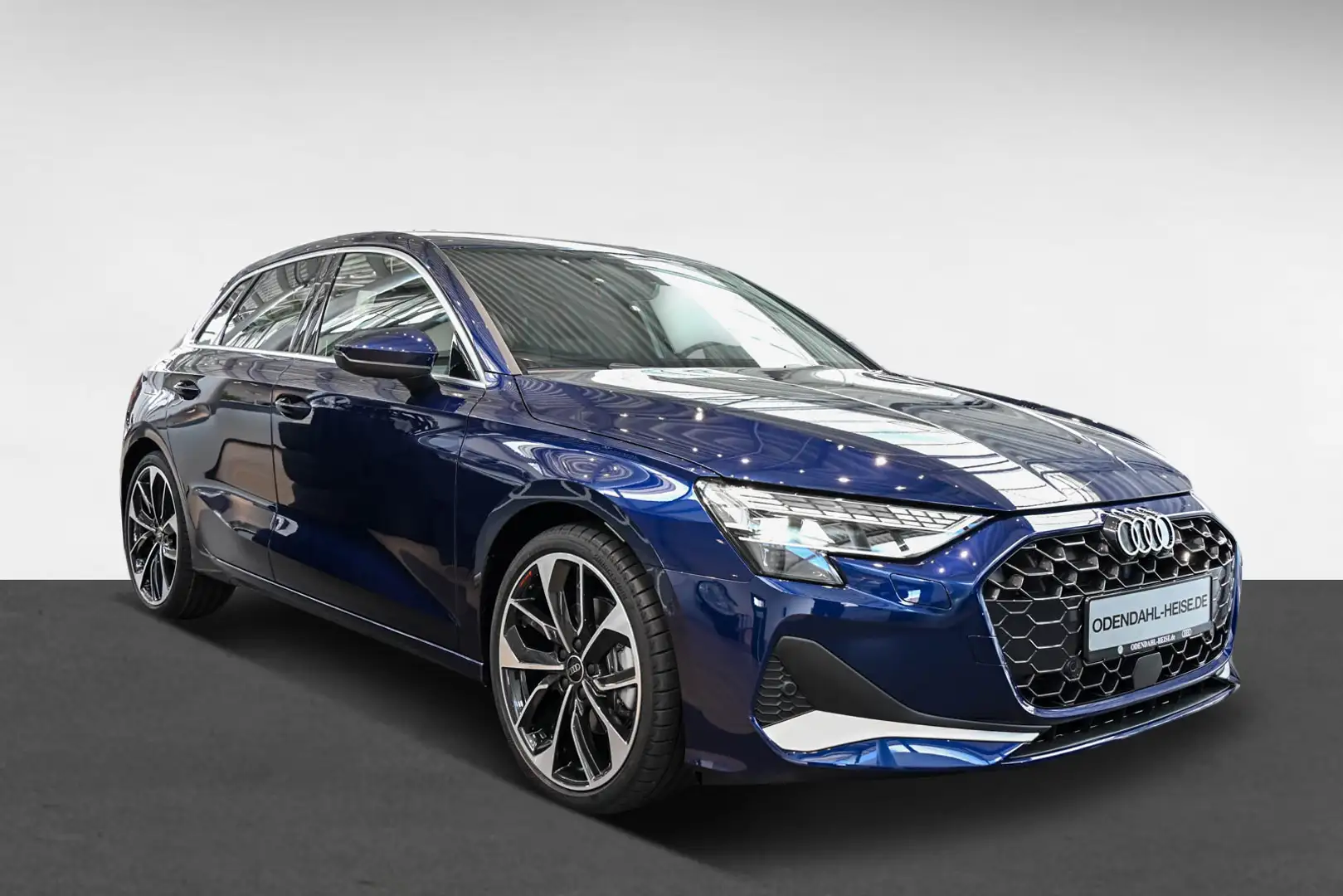 Audi A3 Sportback advanced 35 TFSI 110(150) kW(PS) S tr Blau - 2