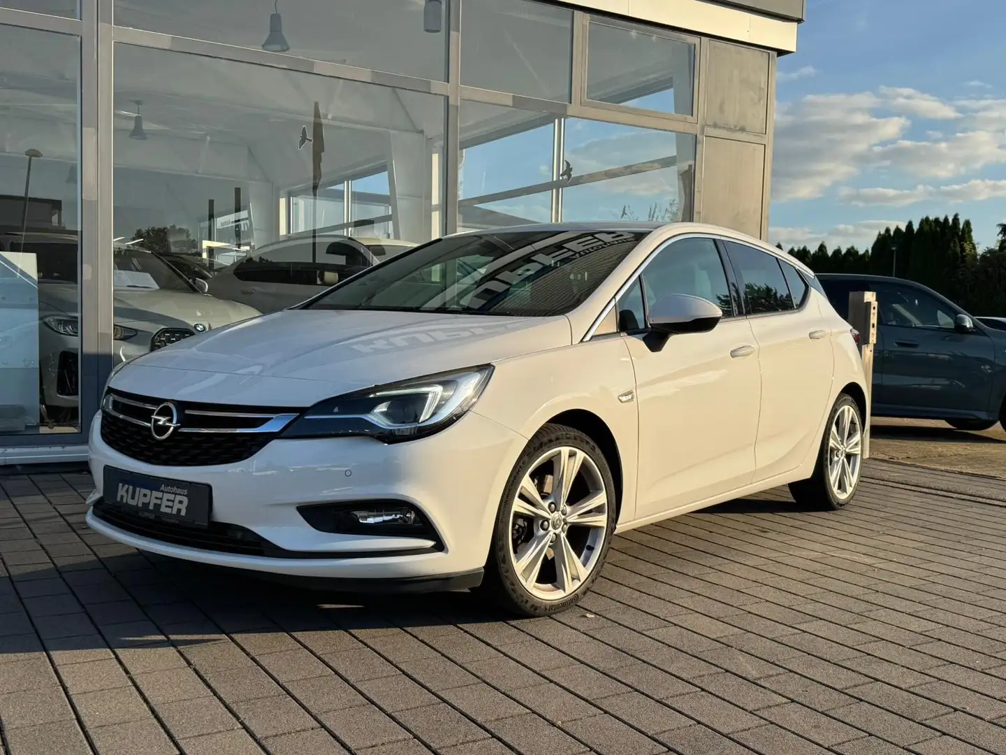 Opel Astra Innovation Leder-2xKamera°el.Sitz+Massage Wit - 1