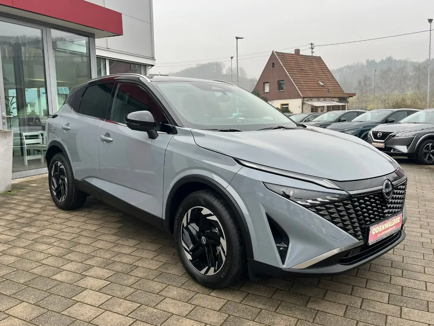 Nissan Qashqai 1.3DIG-T MHEV N-Connecta Winter Komfort Grau - 2