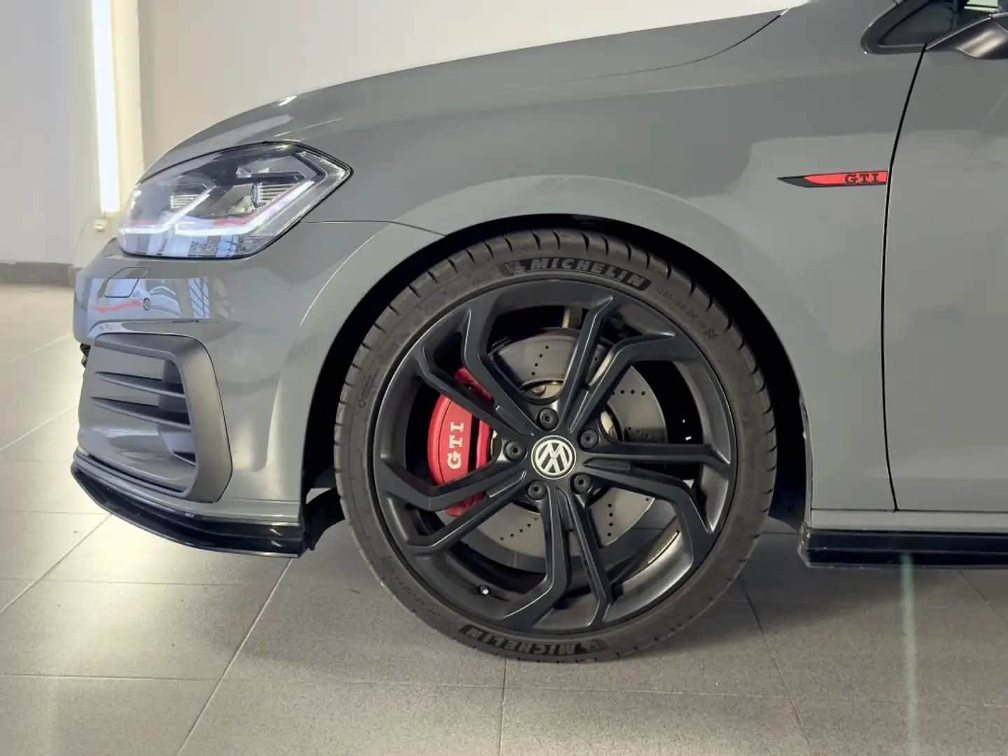 Volkswagen Golf GTI 2.0 TSI TCR DSG7 213kW Gris - 2