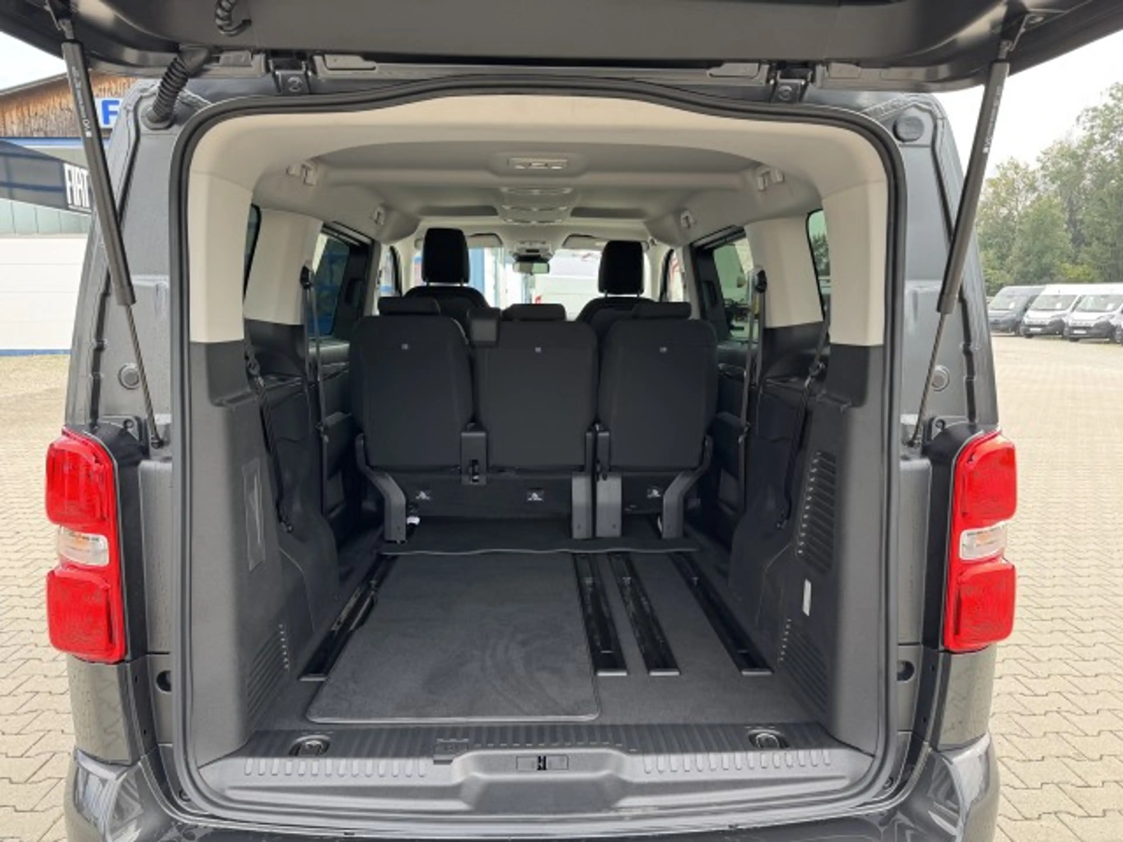 Fiat Ulysse KOMBI BASIS L3 180PS AT — photo 17