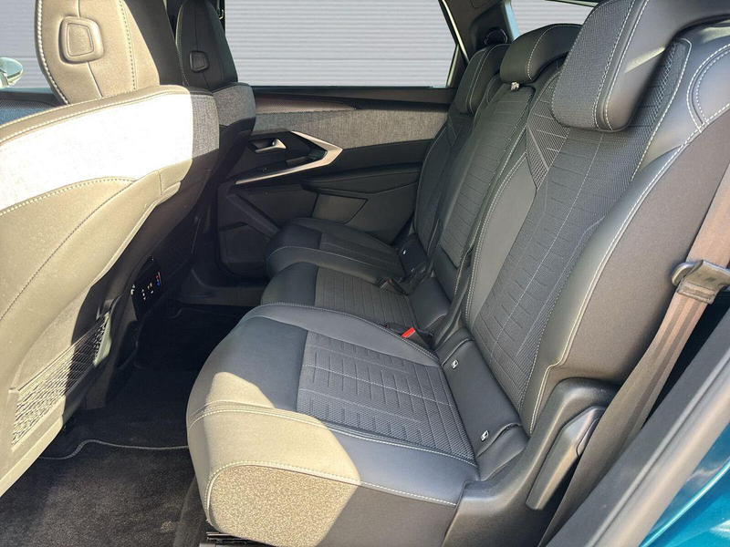 Peugeot 5008 GT HYBRID 145 e-DSC6 7-Si+Navi+Lenk/SHZ+R-Kam+ACC+ — photo 12