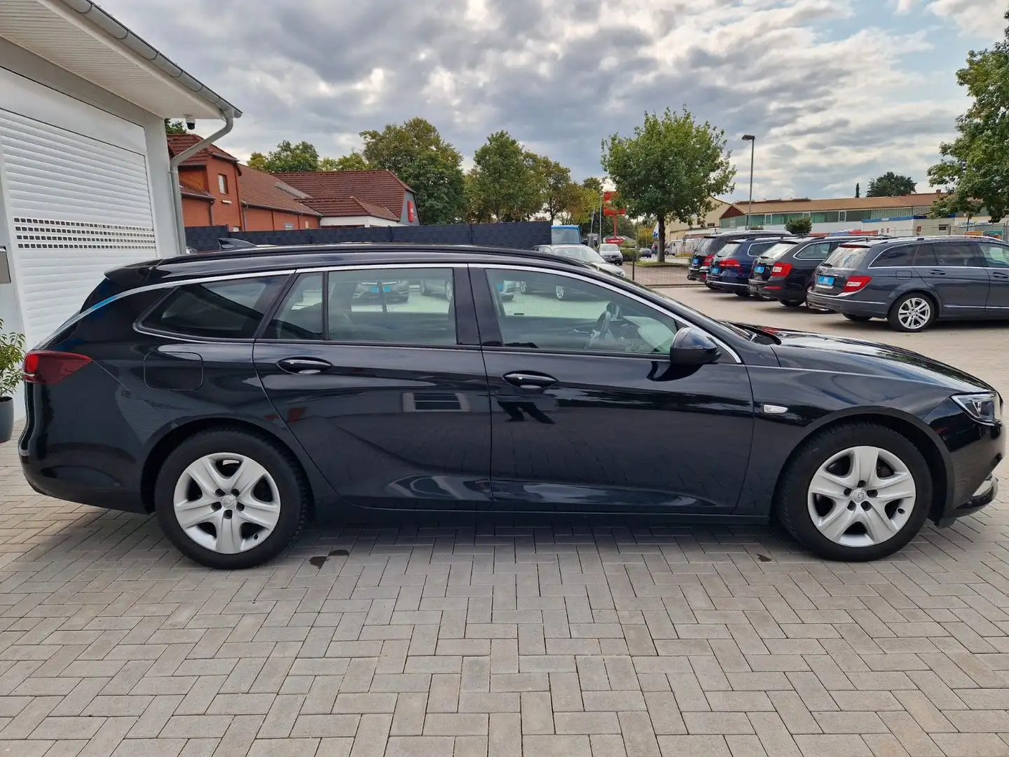 Opel Insignia B Sports Tour+Navi+1Hand+PDC Schwarz - 2