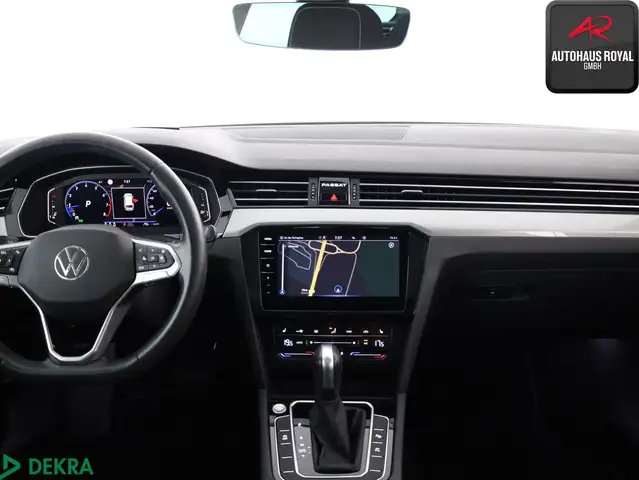 Volkswagen Passat view 9