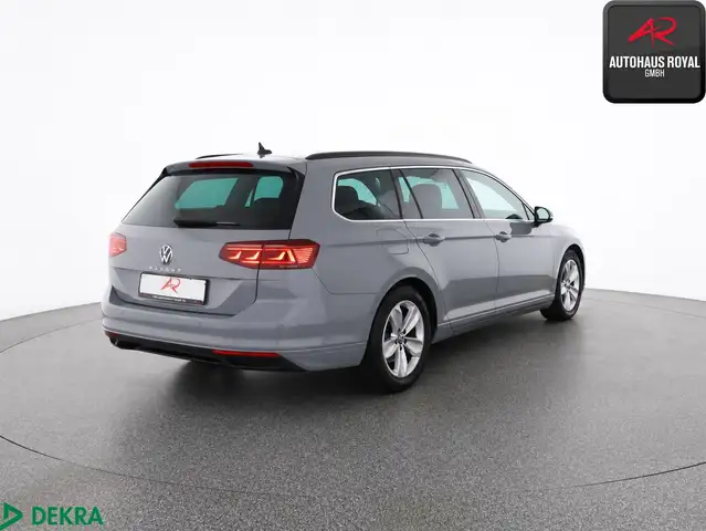 Volkswagen Passat view 5