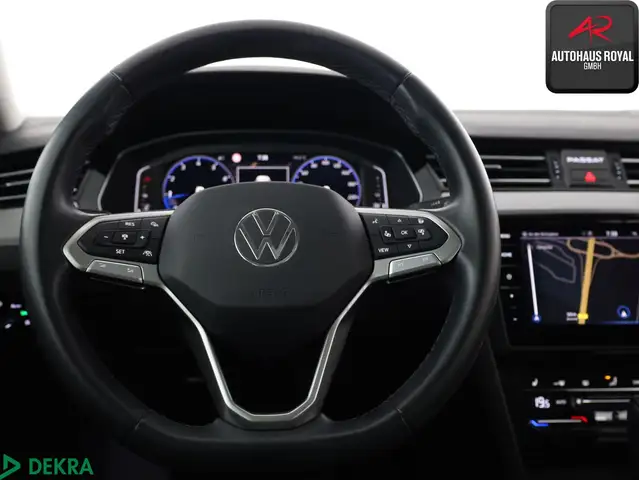 Volkswagen Passat view 15