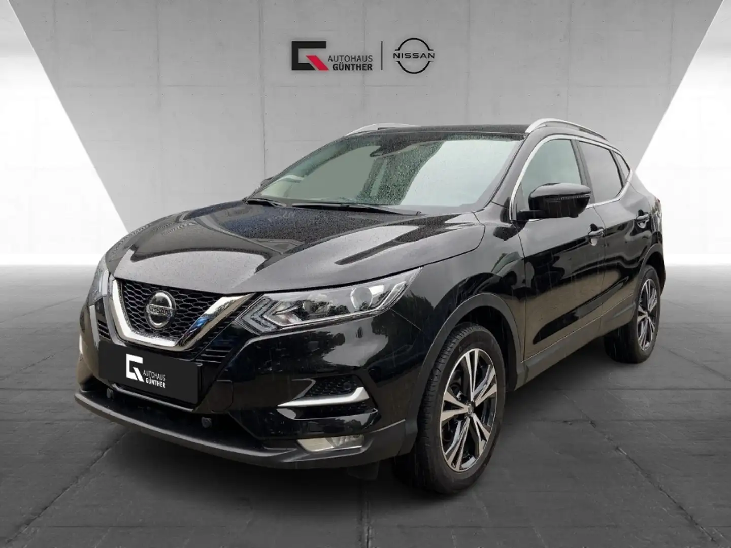 Nissan Qashqai 1.3 DIG-T 6MT 4x2 N-Connecta Design Black - 1