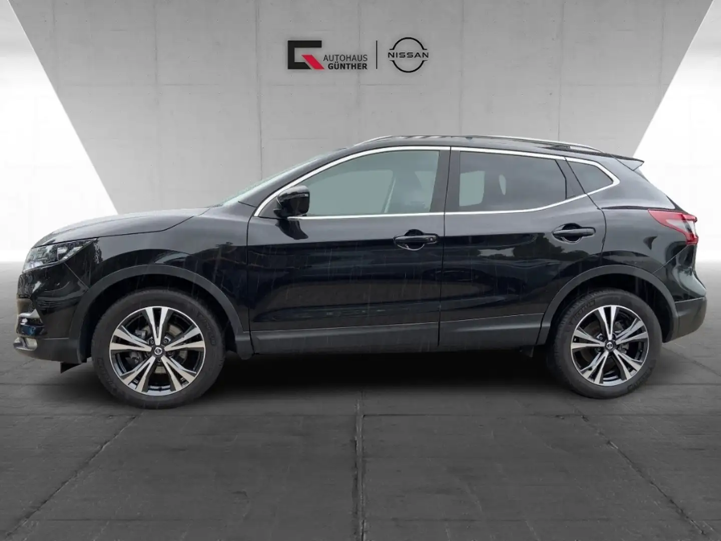 Nissan Qashqai 1.3 DIG-T 6MT 4x2 N-Connecta Design Black - 2