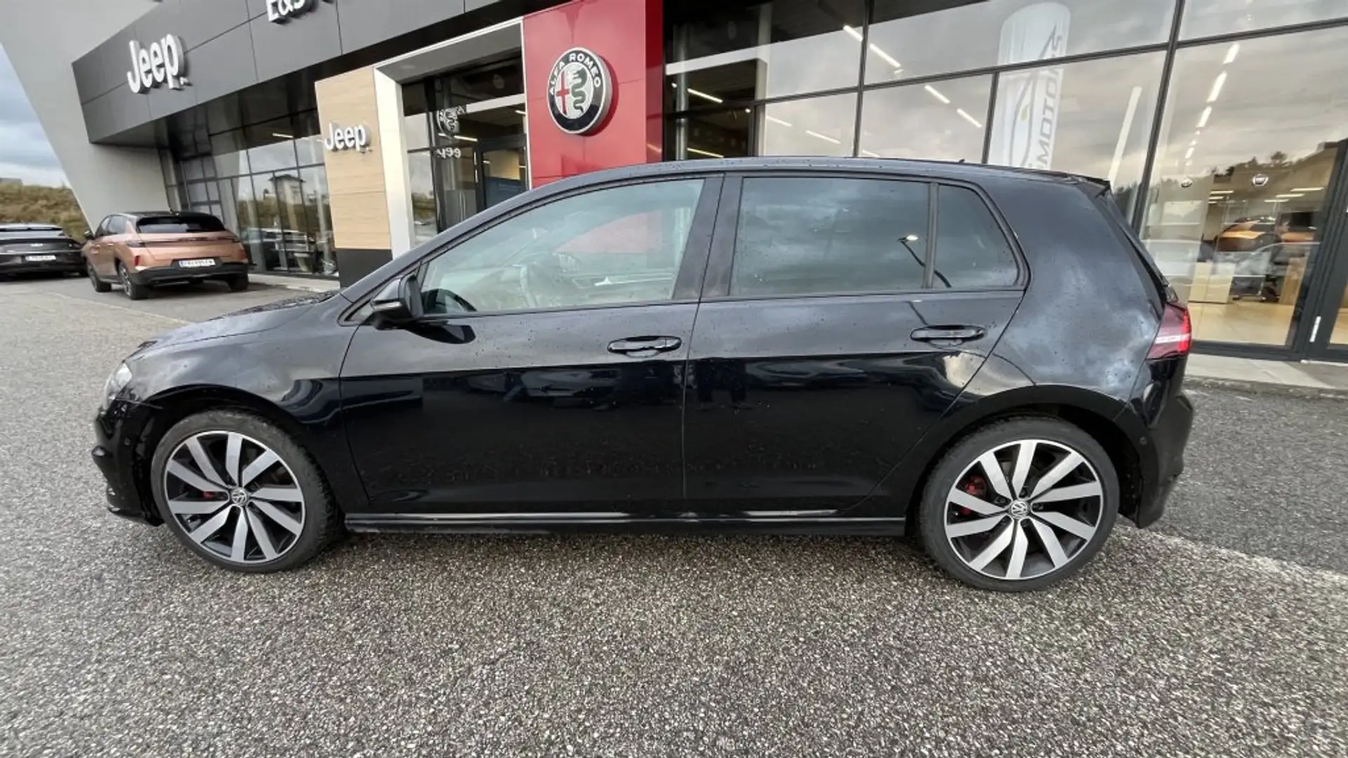 Volkswagen Golf VII Highline 1,4 TSI DSG Schwarz - 2