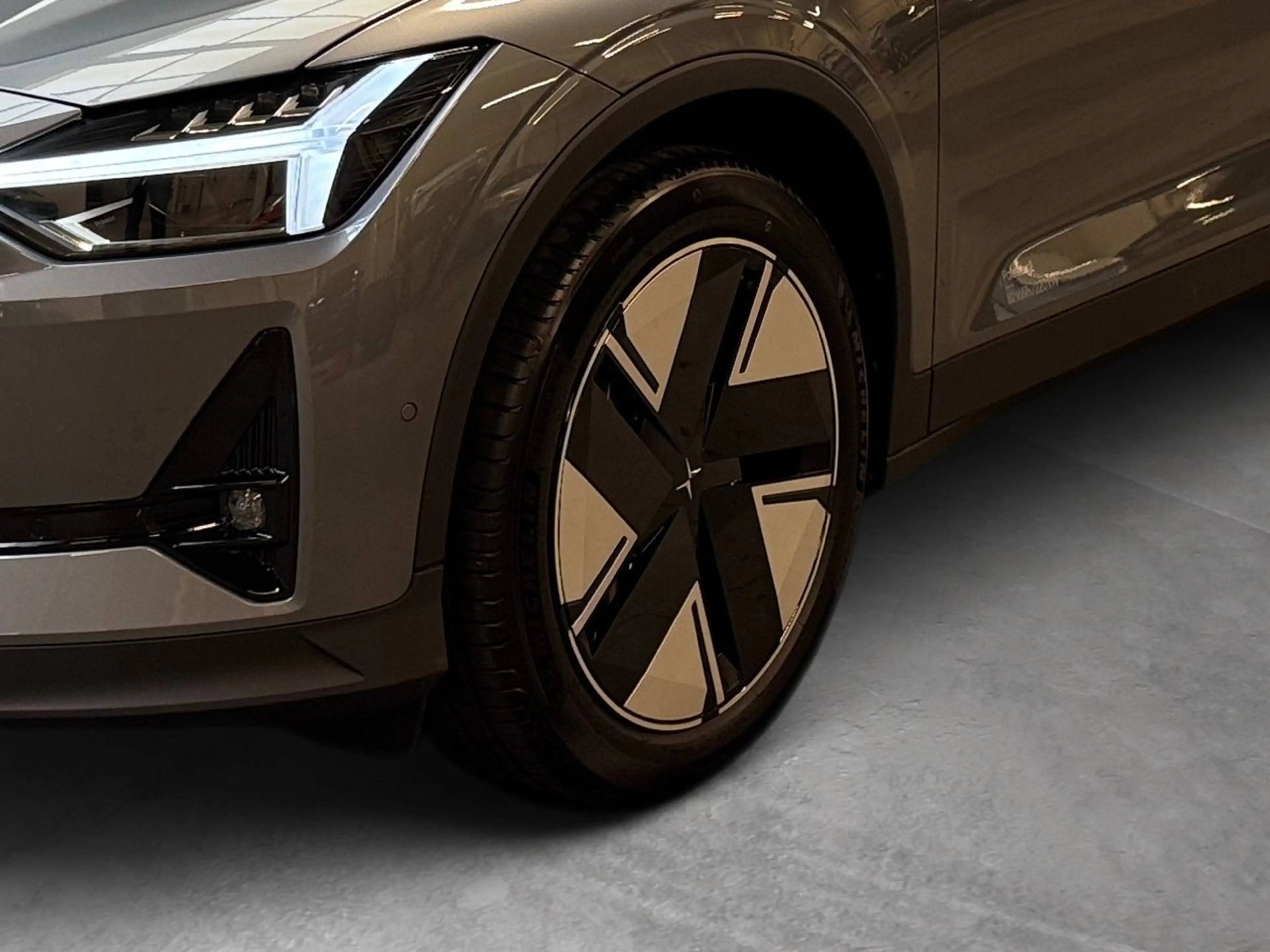 Polestar 2 Polestar 2 82 kW Long Range Single Motor Prime — photo 6