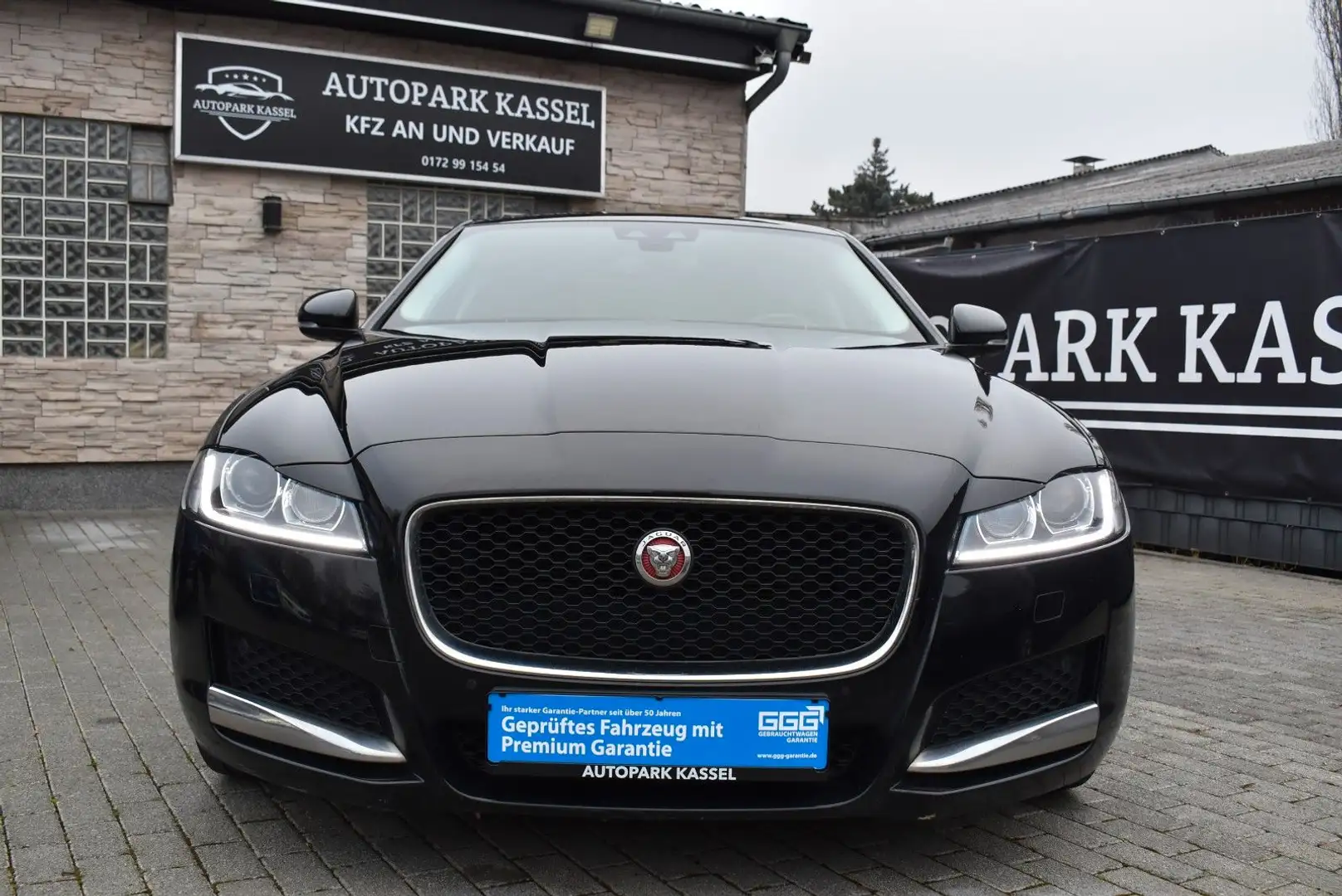 Jaguar XF Pure 2.0 Diesel*KLI*KAM*LED*ACC*TÜV* Schwarz - 2