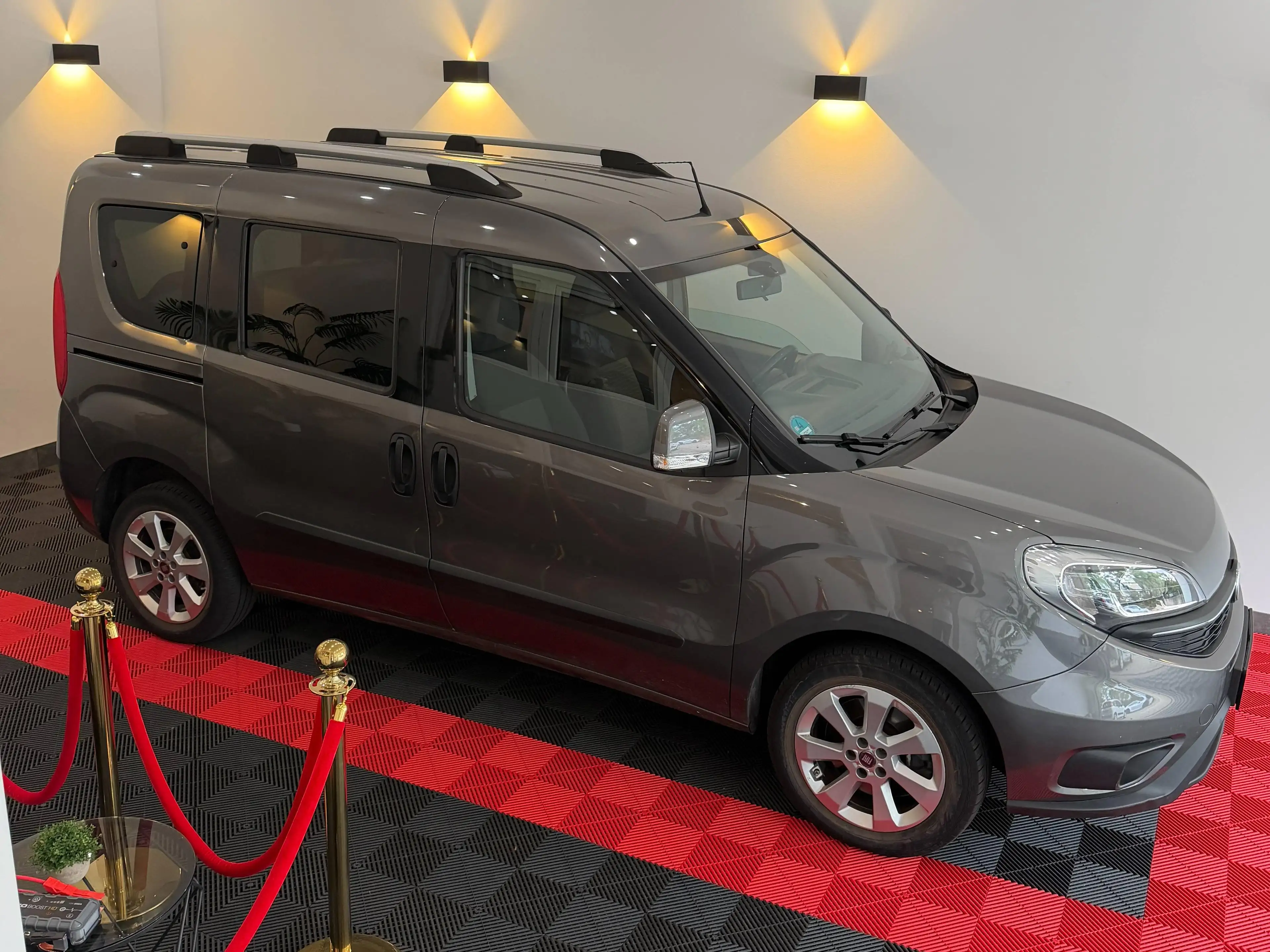 Fiat Doblo Lounge (Kurzversion) — photo 3
