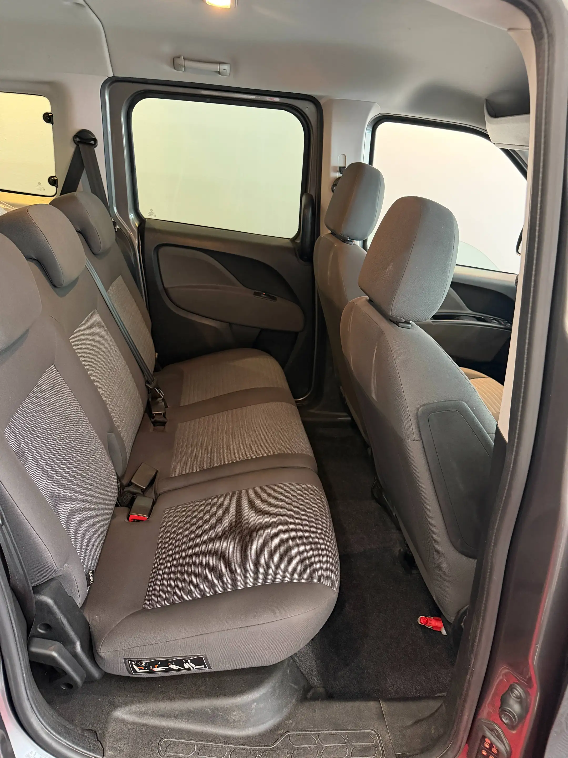 Fiat Doblo Lounge (Kurzversion) — photo 11