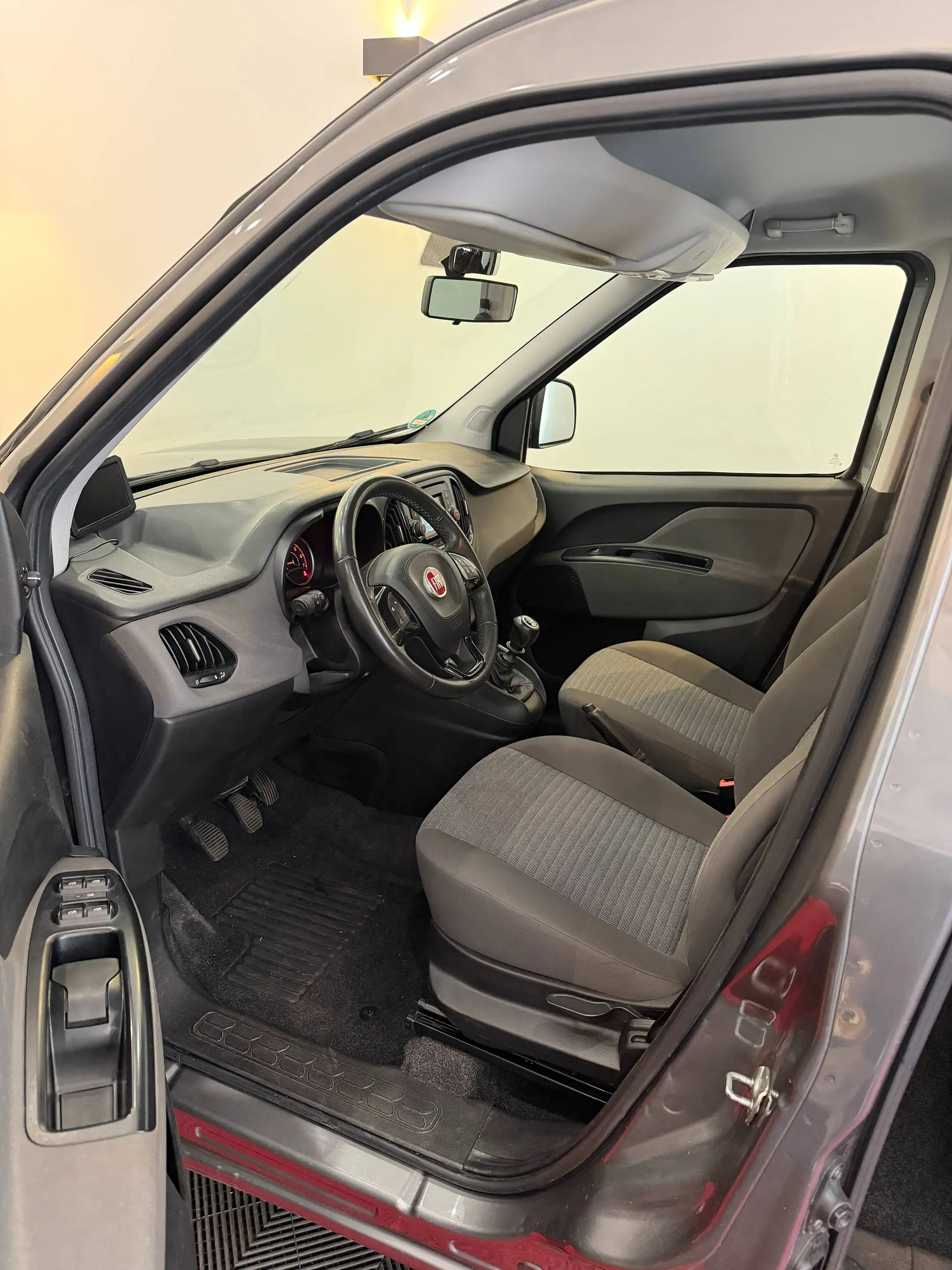 Fiat Doblo Lounge (Kurzversion) — photo 8