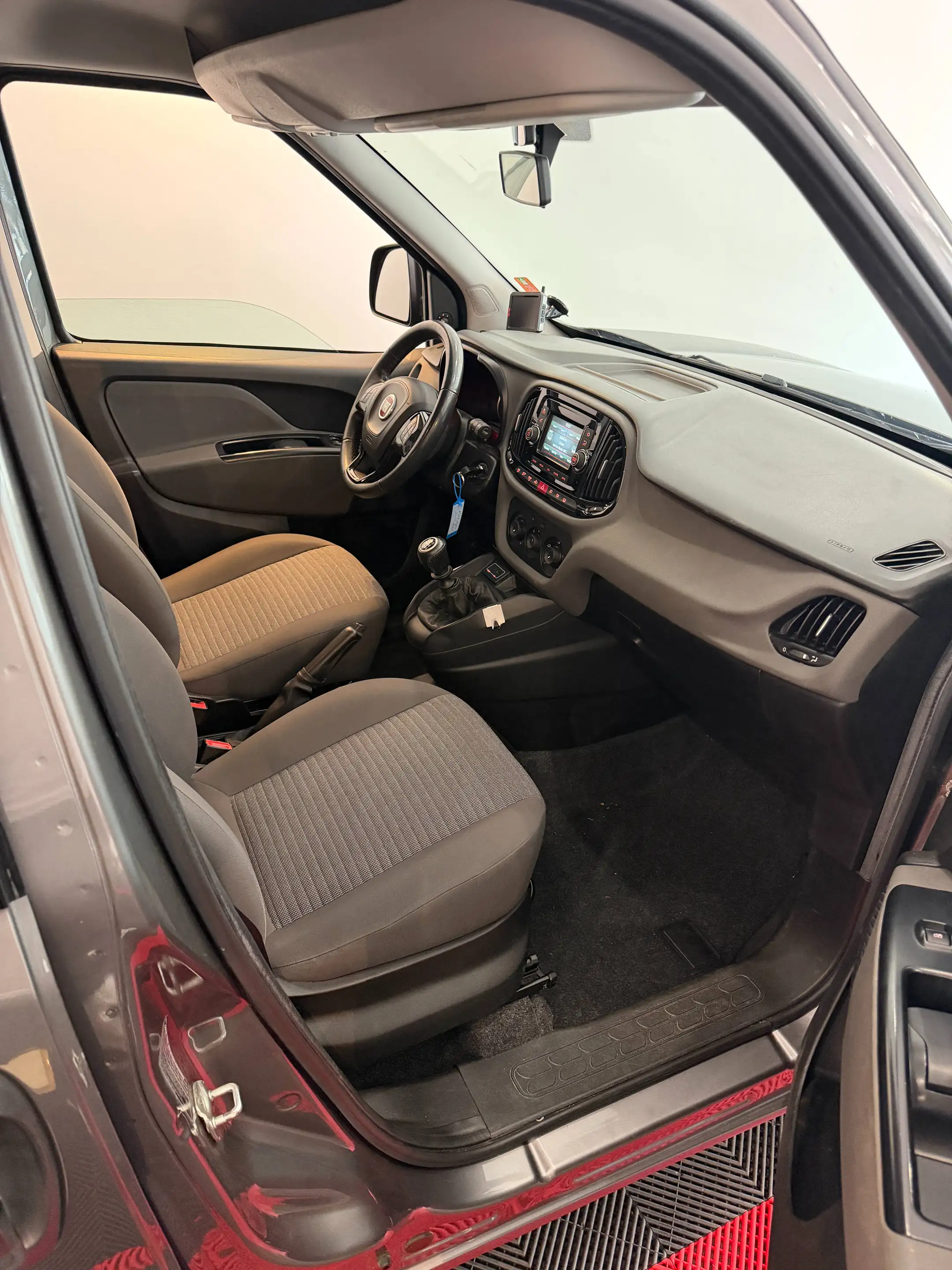 Fiat Doblo Lounge (Kurzversion) — photo 9