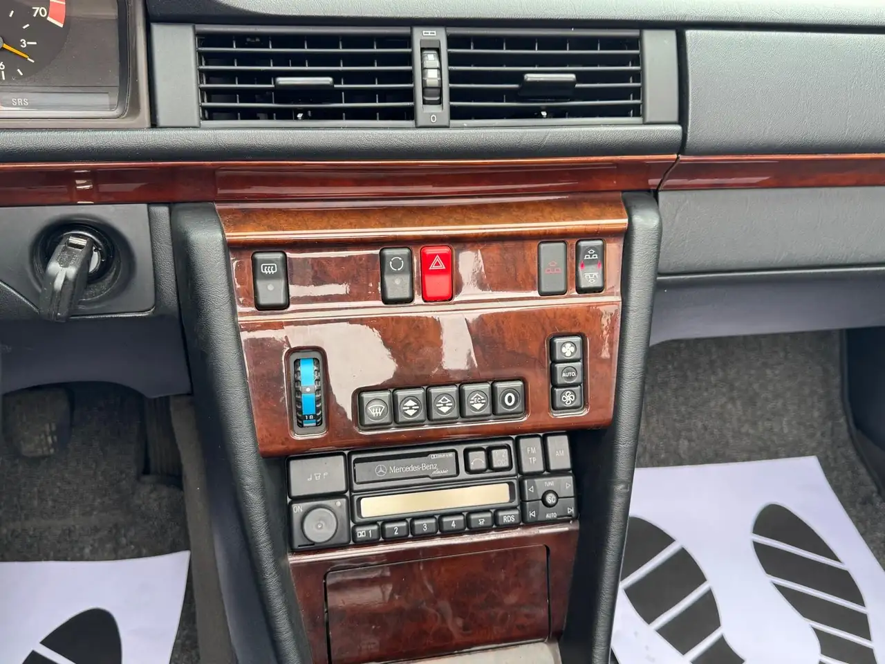 Mercedes-Benz E 200 Cabriolet/Ancetre-Oldtimer-150.000Kilometres!, foto 12