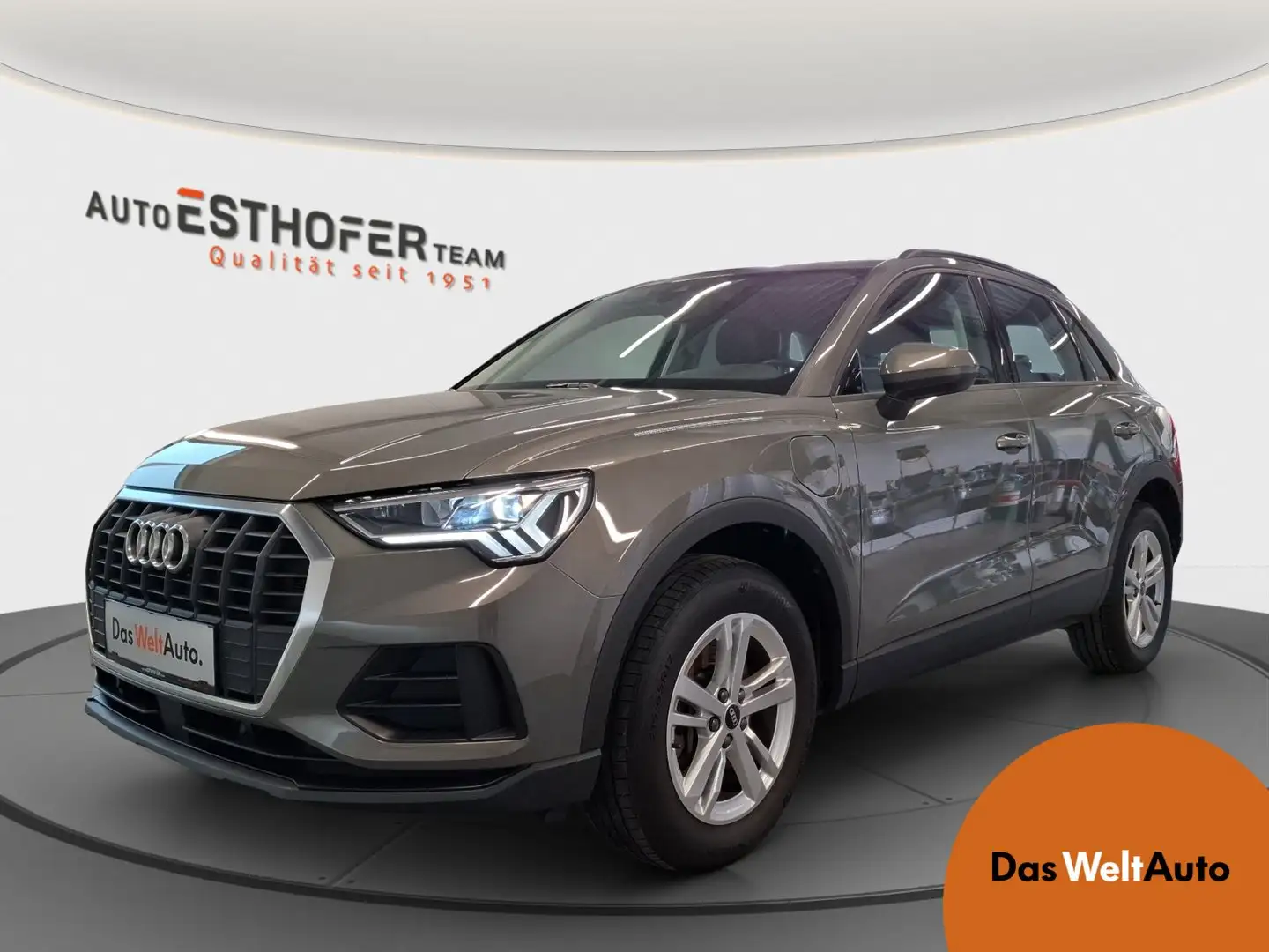 Audi Q3 e-tron 45 TFSI e Grijs - 1