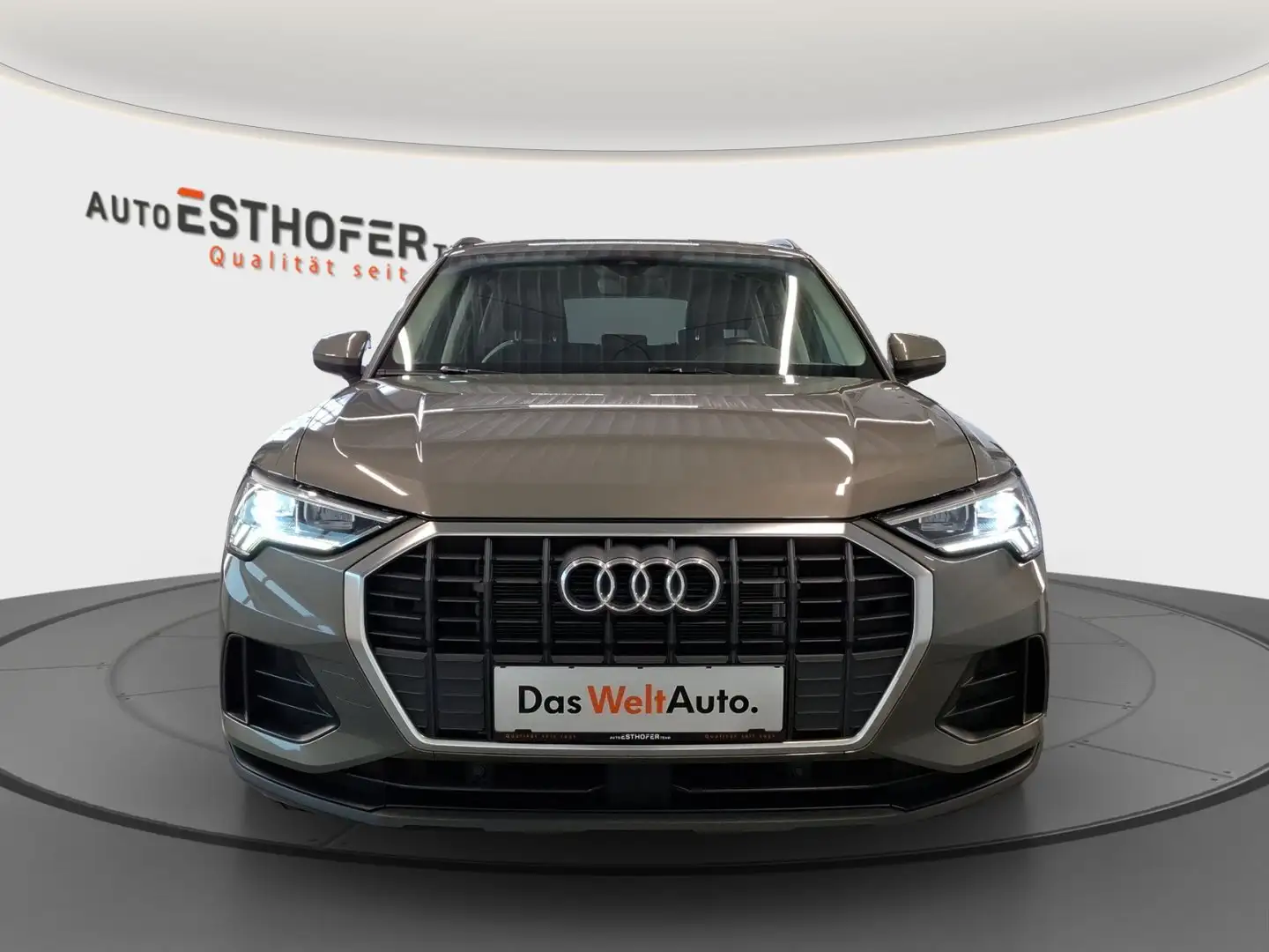 Audi Q3 e-tron 45 TFSI e Grijs - 2