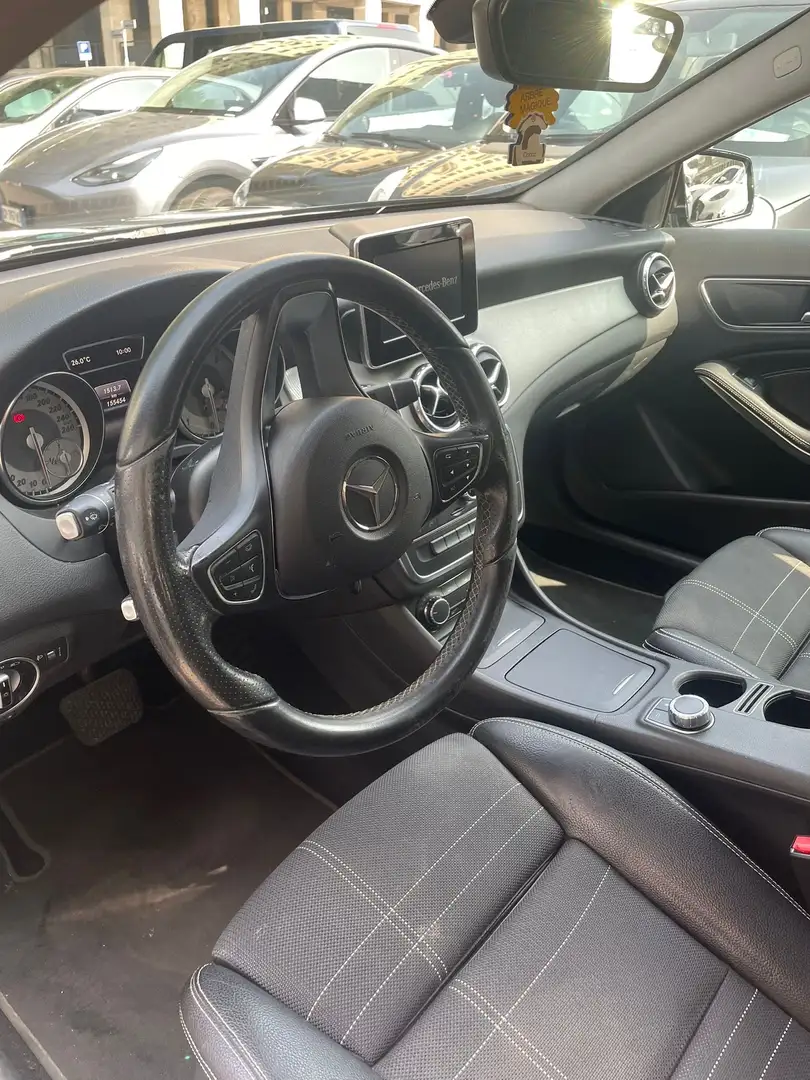 Mercedes-Benz GLA 180 d Business auto - 2