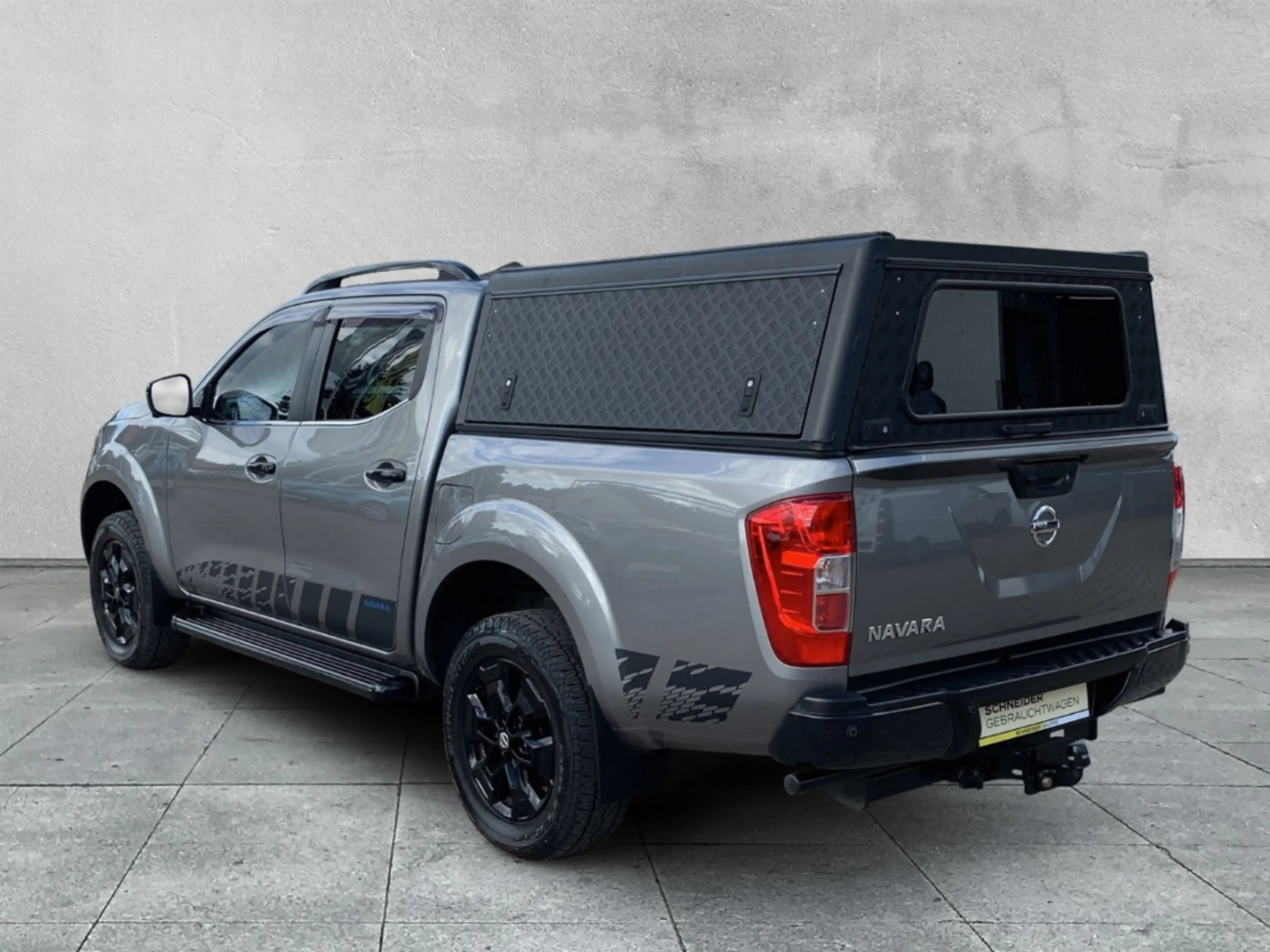 Nissan Navara NP300 N-Guard Double Cab 4x4 AHK+NAVI+GJR — photo 3