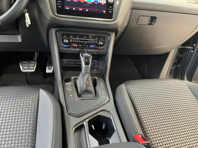 Volkswagen Tiguan view 9