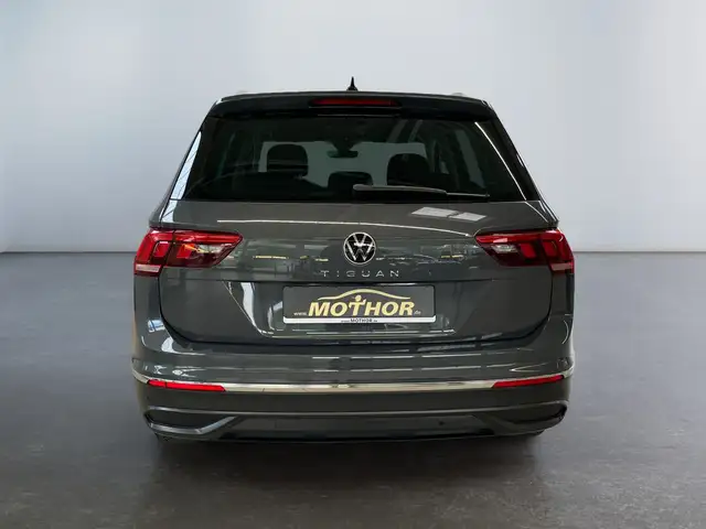 Volkswagen Tiguan view 5