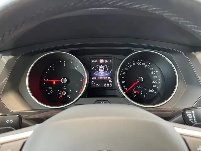 Volkswagen Tiguan view 12