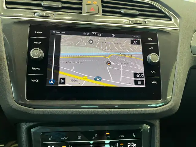Volkswagen Tiguan view 13