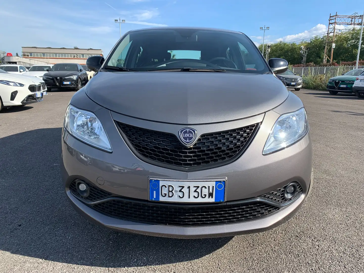 Lancia Ypsilon LANCIA YPSILON 1.0 70cv Firefly Hybrid S&S Gold Grigio - 1