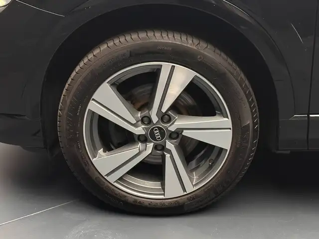 Audi Q2 view 9